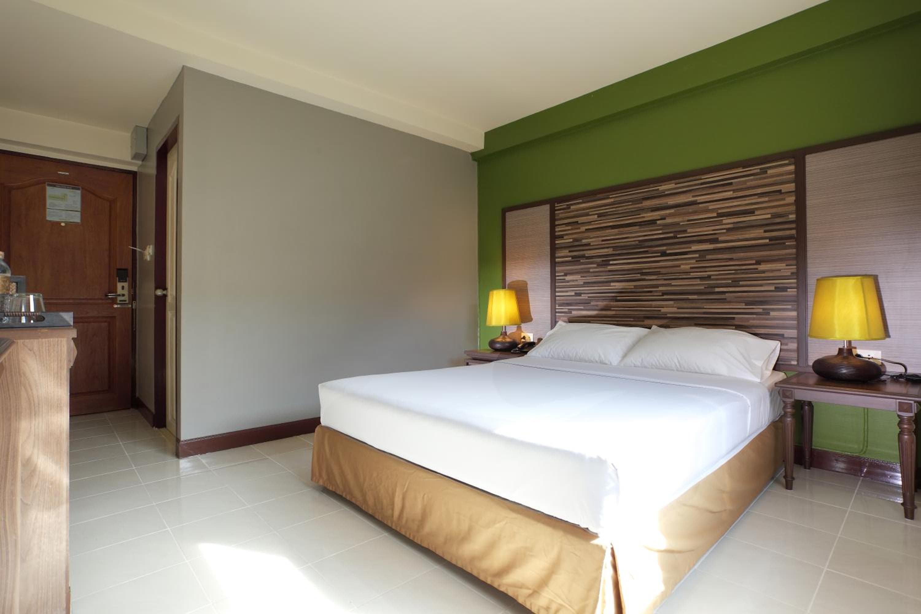 Rambuttri Village Plaza - SHA Plus Plus — 5