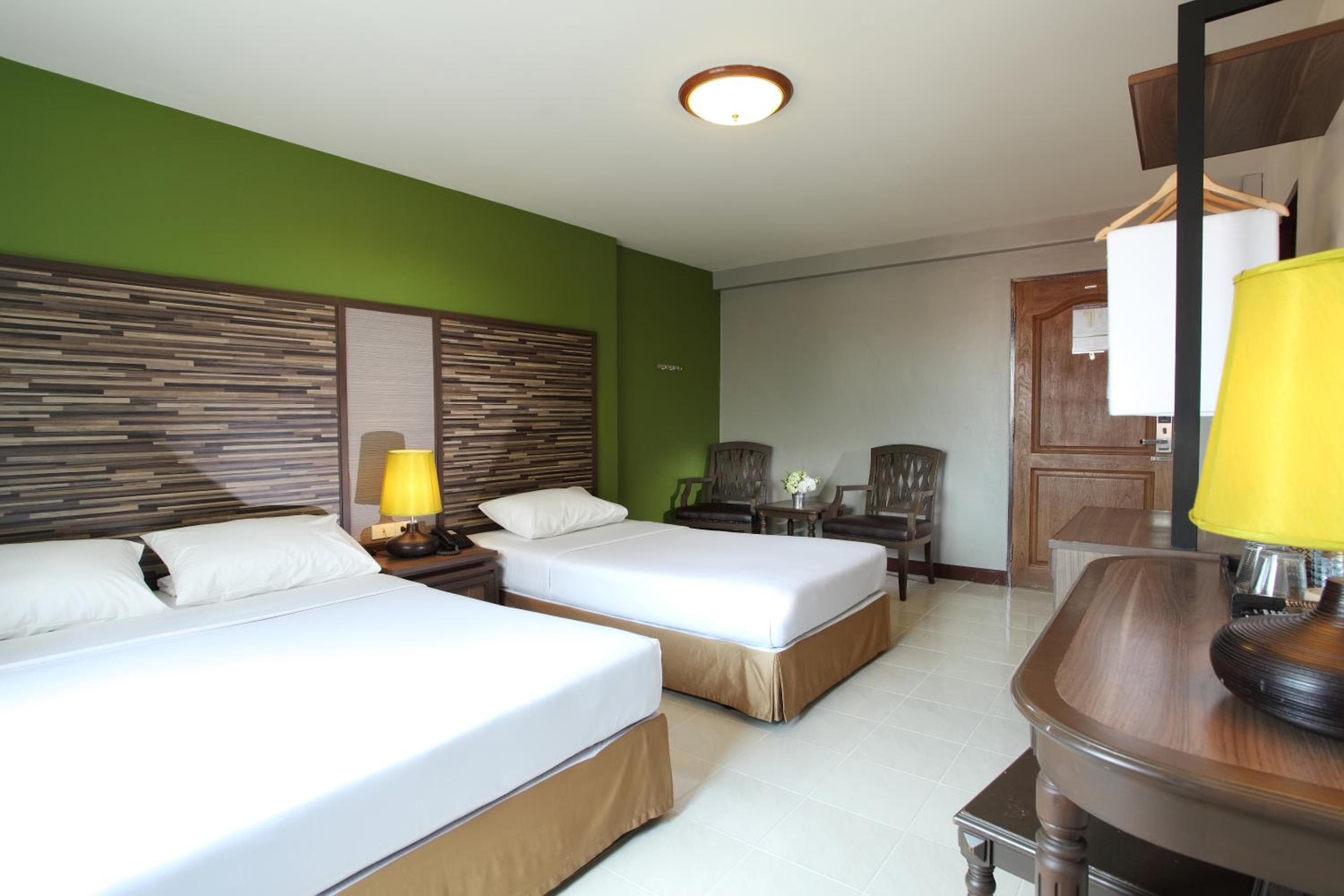 Rambuttri Village Plaza - SHA Plus Plus — 9