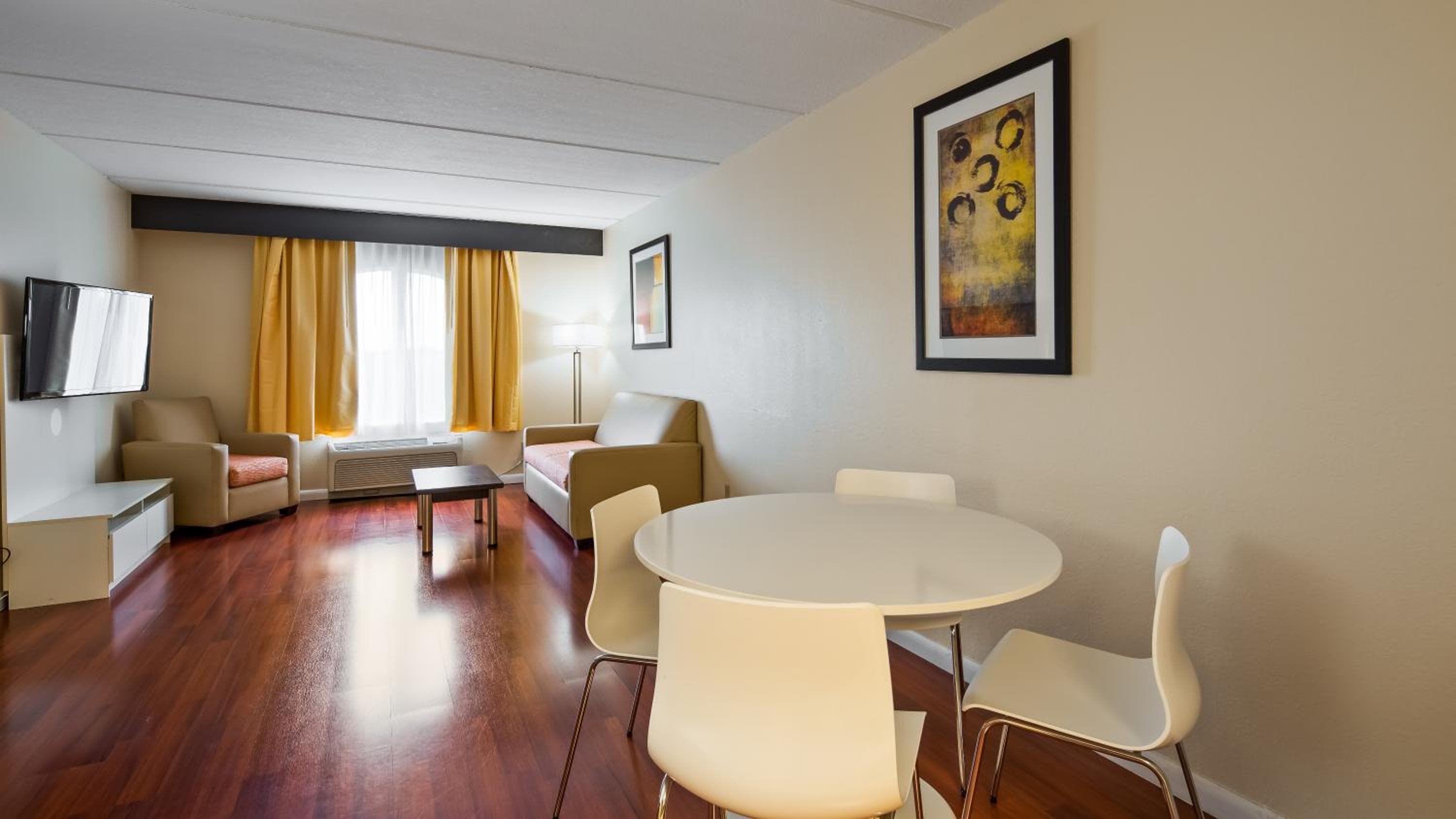 Best Western Airport Inn & Suites — 11