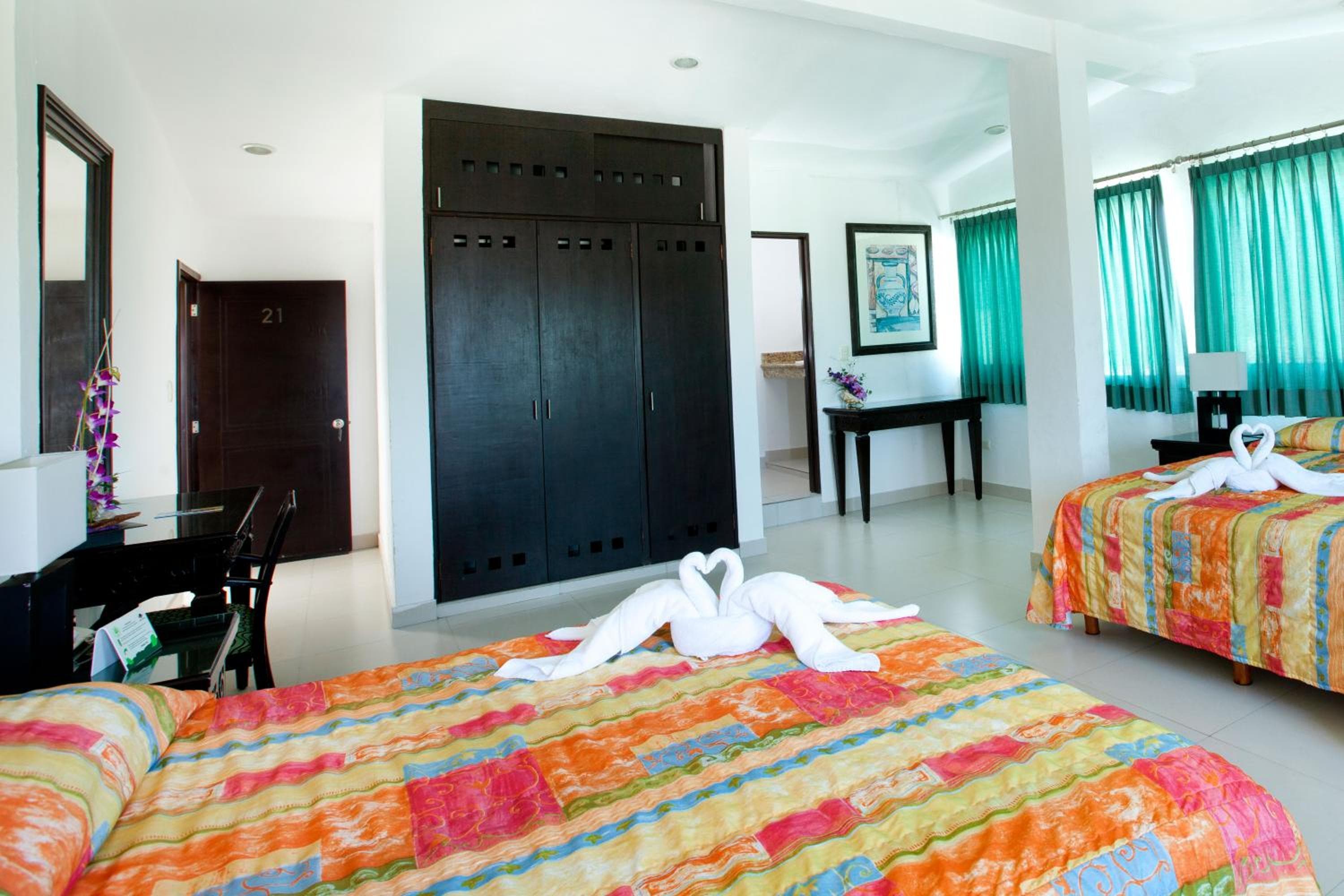 Hotel Del Sol — 8