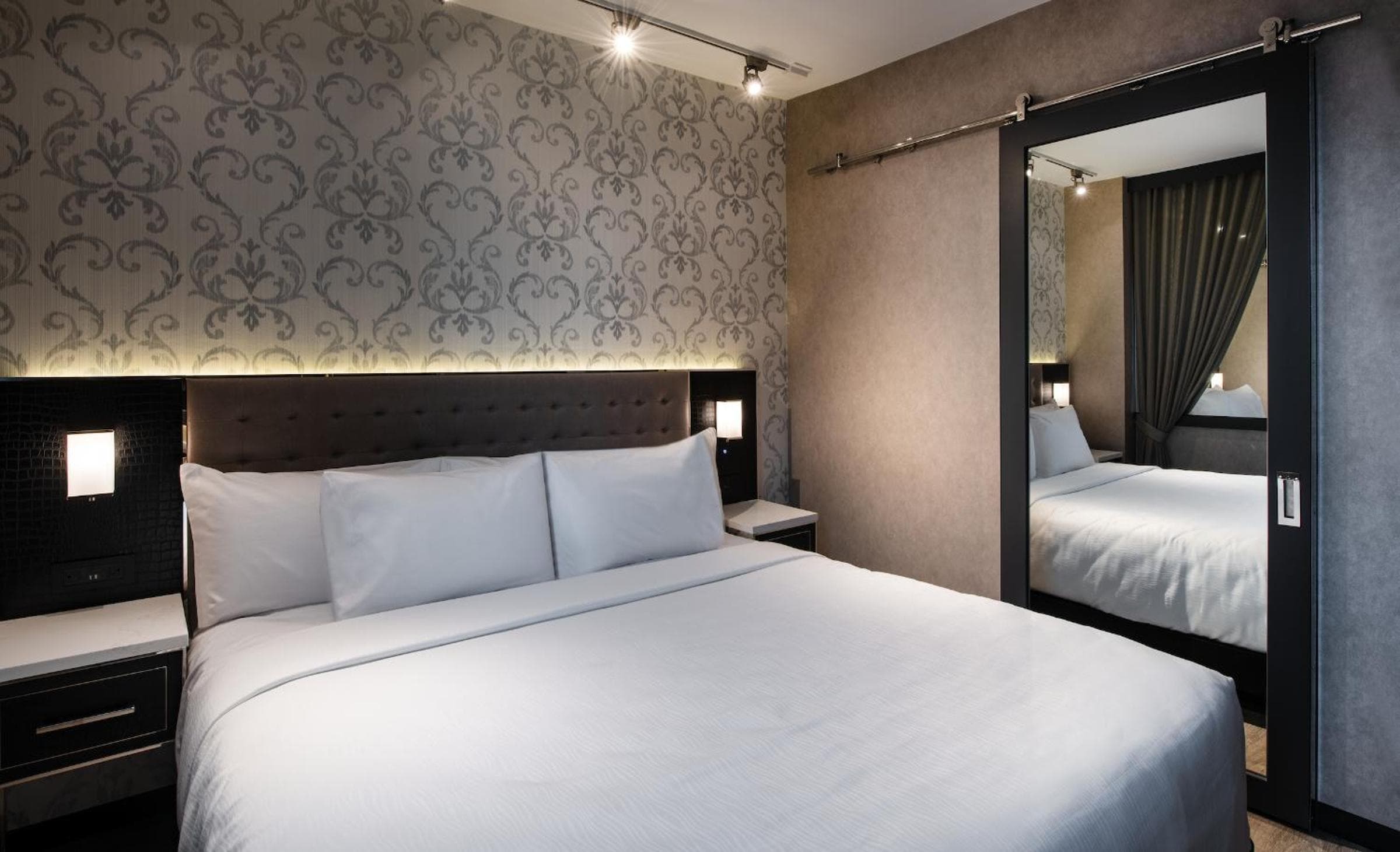 Hotel Aliz Times Square — 10