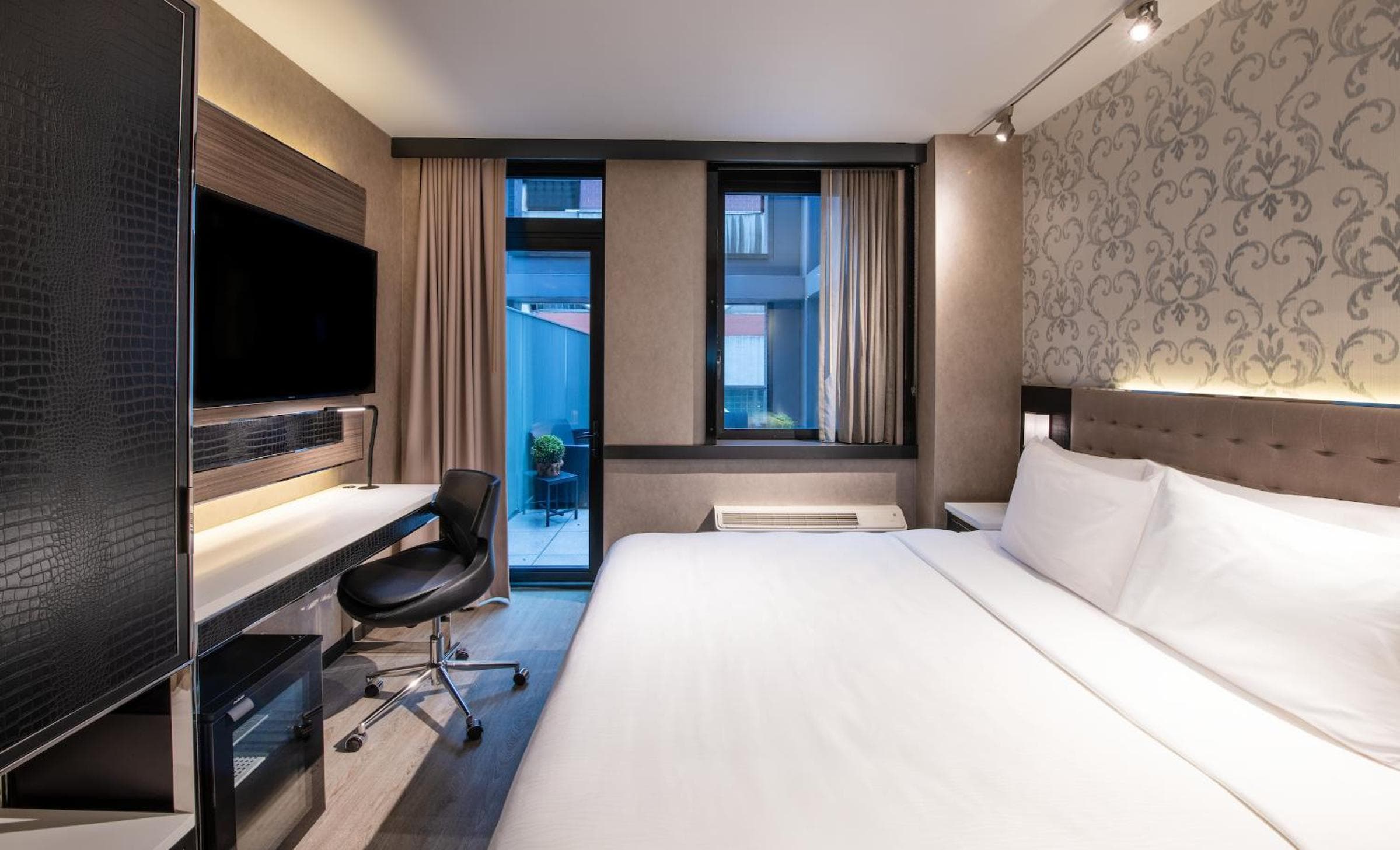 Hotel Aliz Times Square — 23