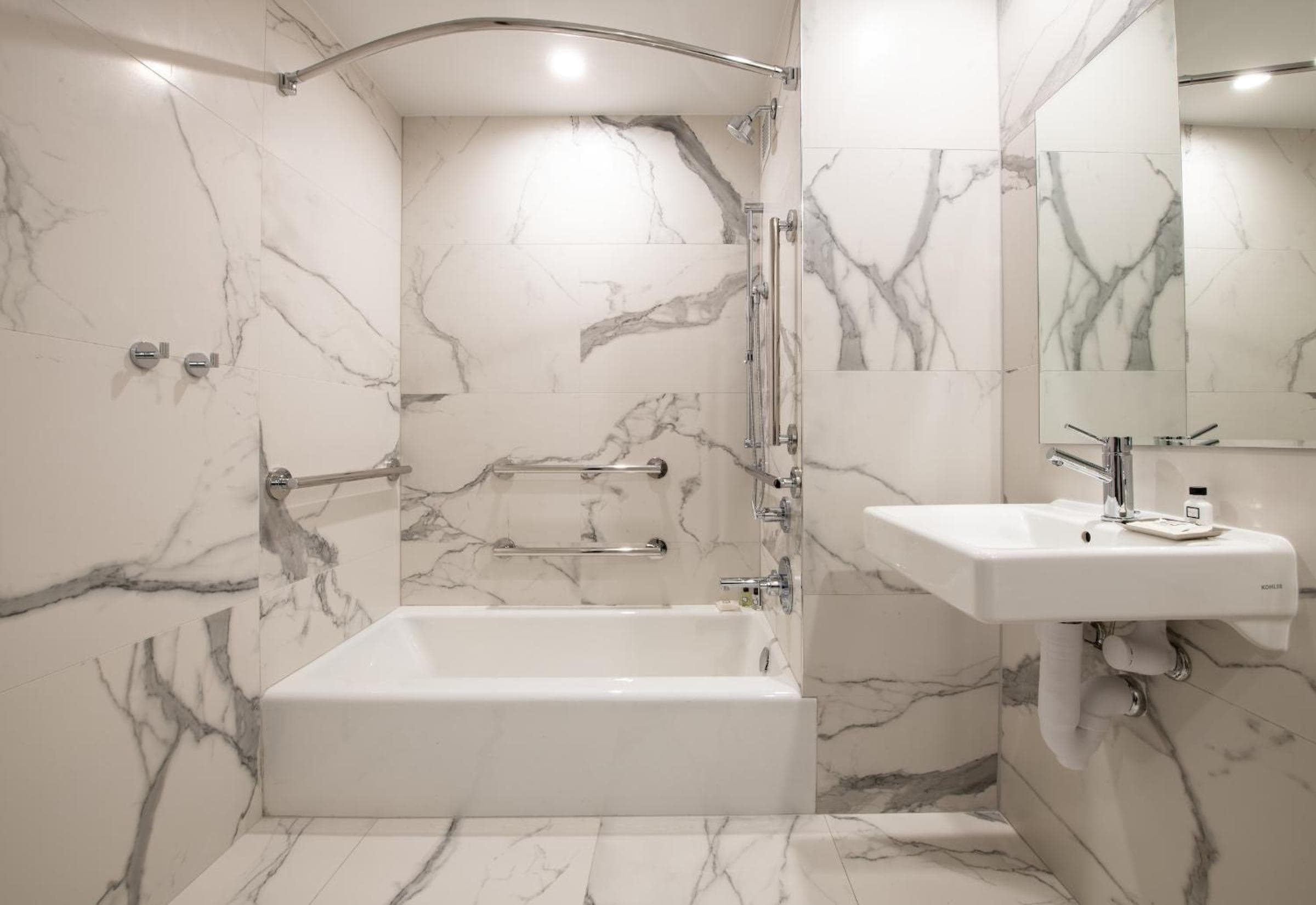 Hotel Aliz Times Square — 25