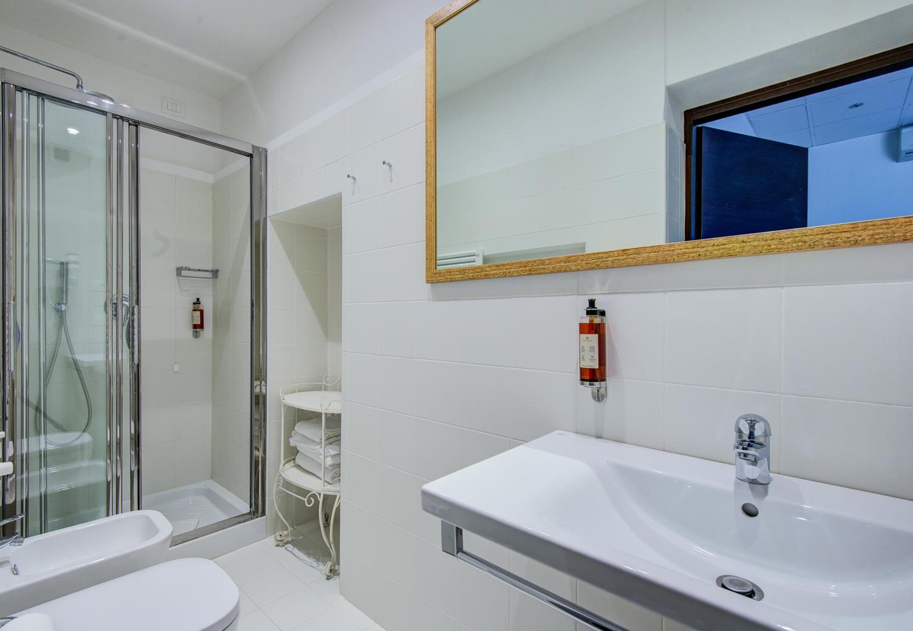 Hotel Bernina — 23