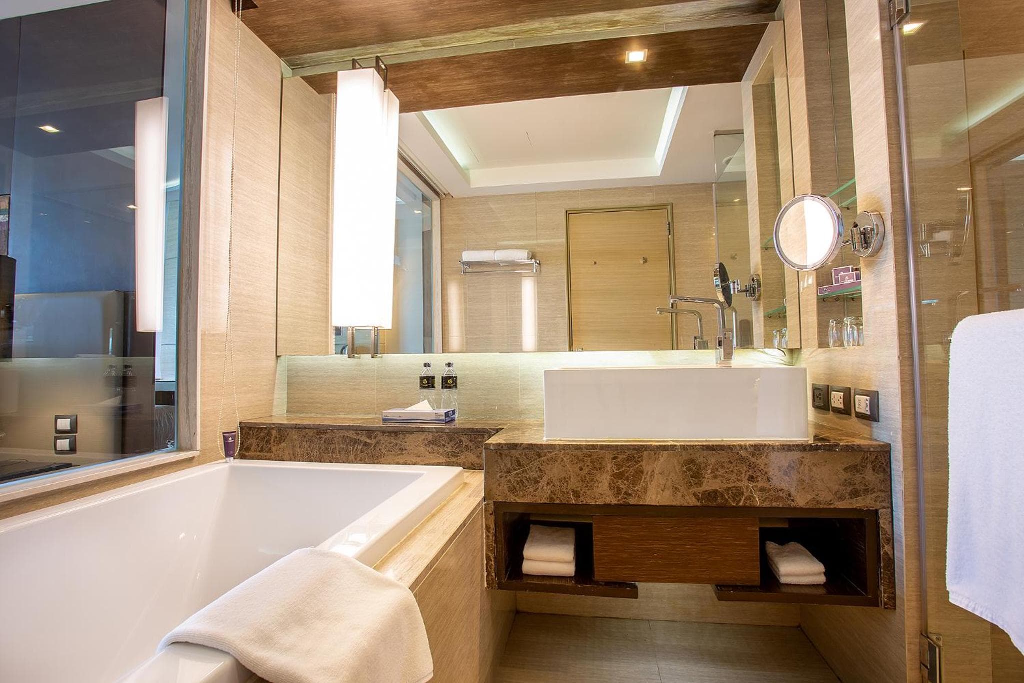 Graceland Bangkok by Grace Hotel — 25