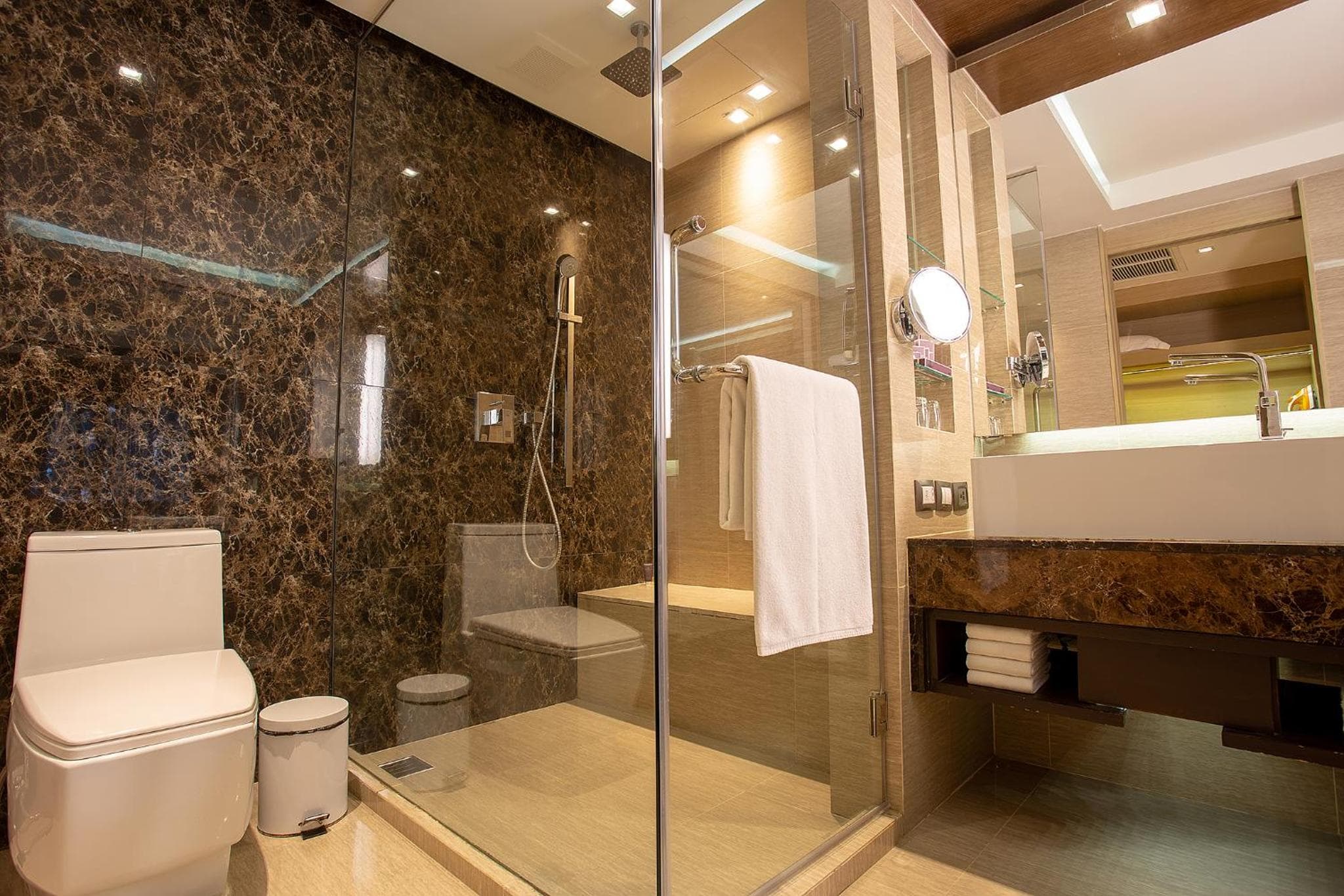 Graceland Bangkok by Grace Hotel — 26