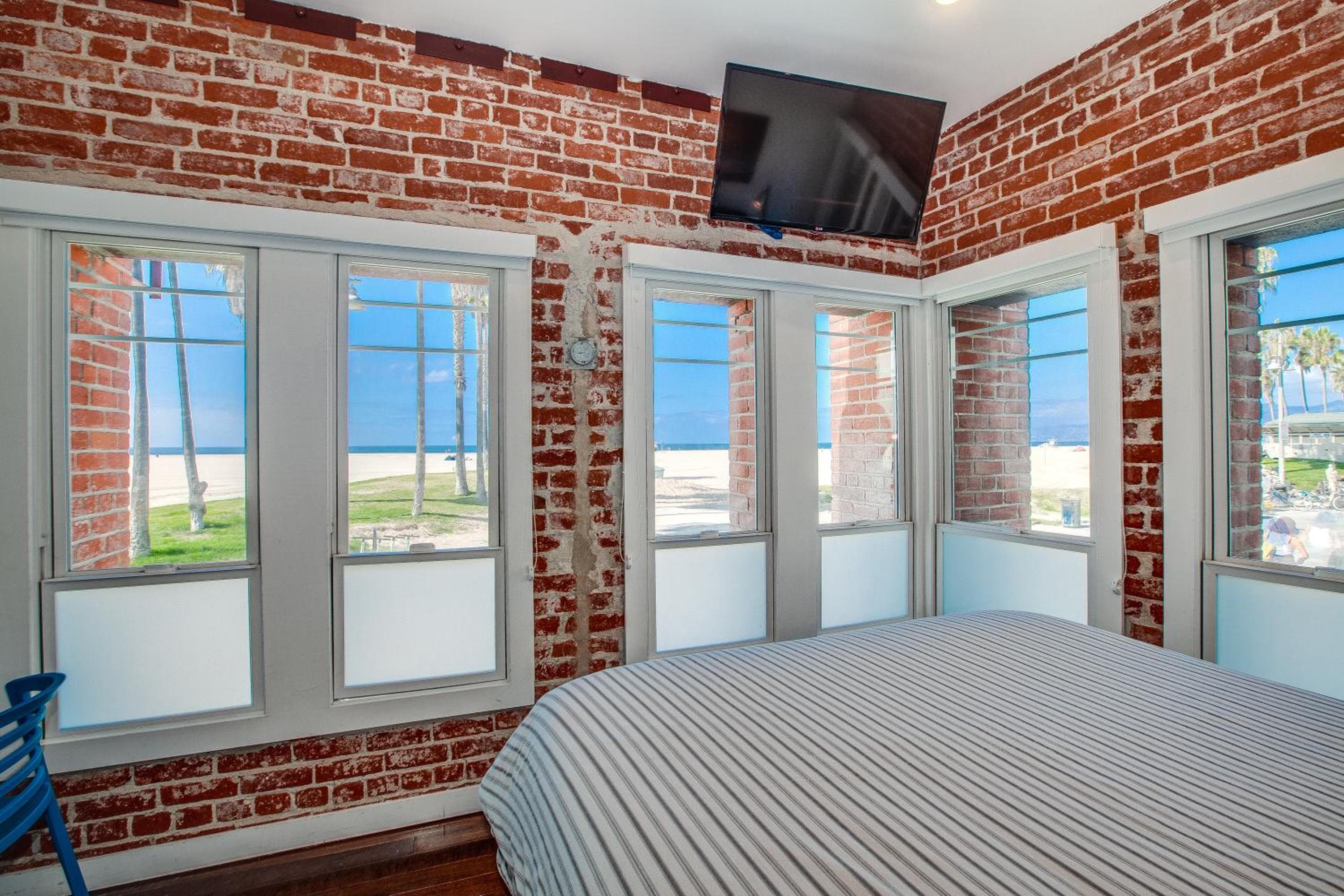 Venice Breeze Suites — 18