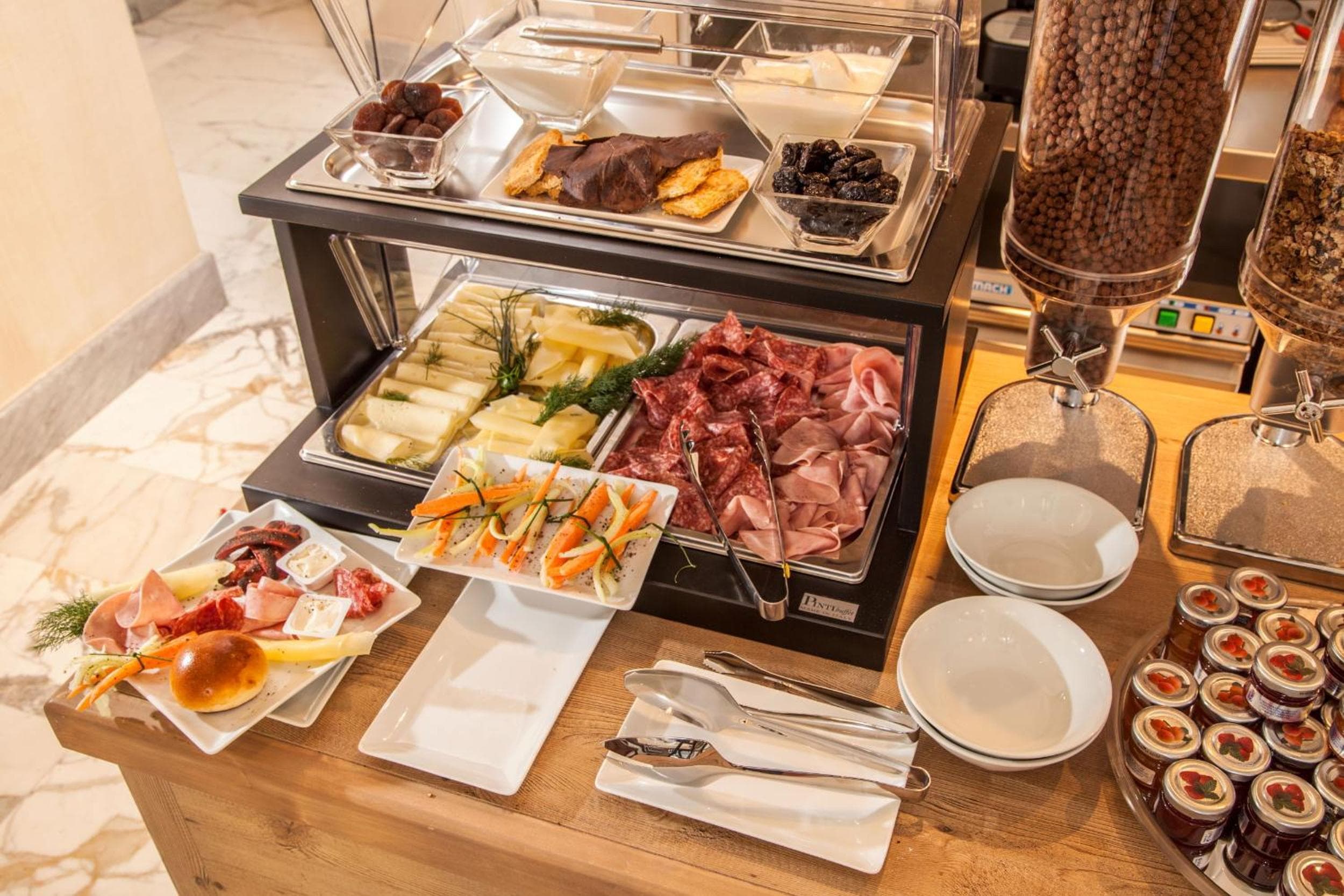 Floris Hotel — 18