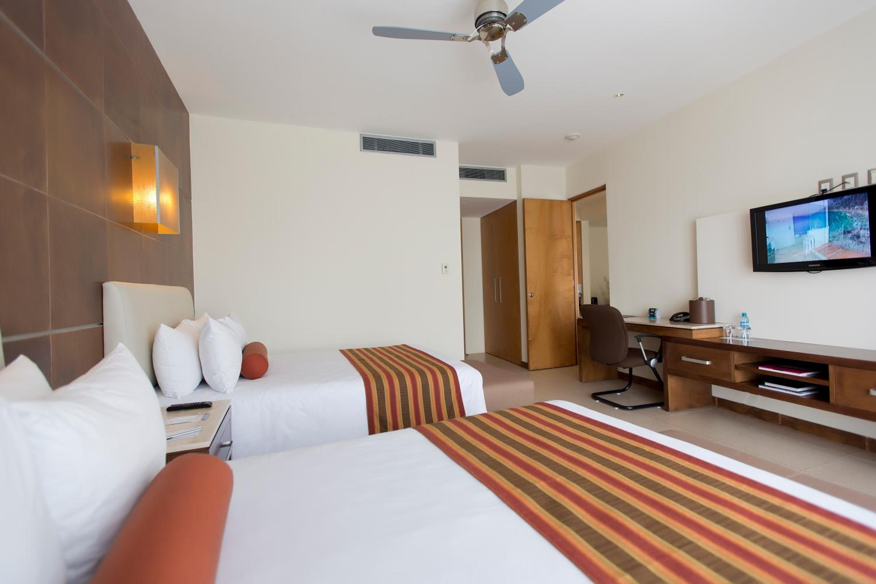 Krystal Urban Cancún & Club de Playa — 11