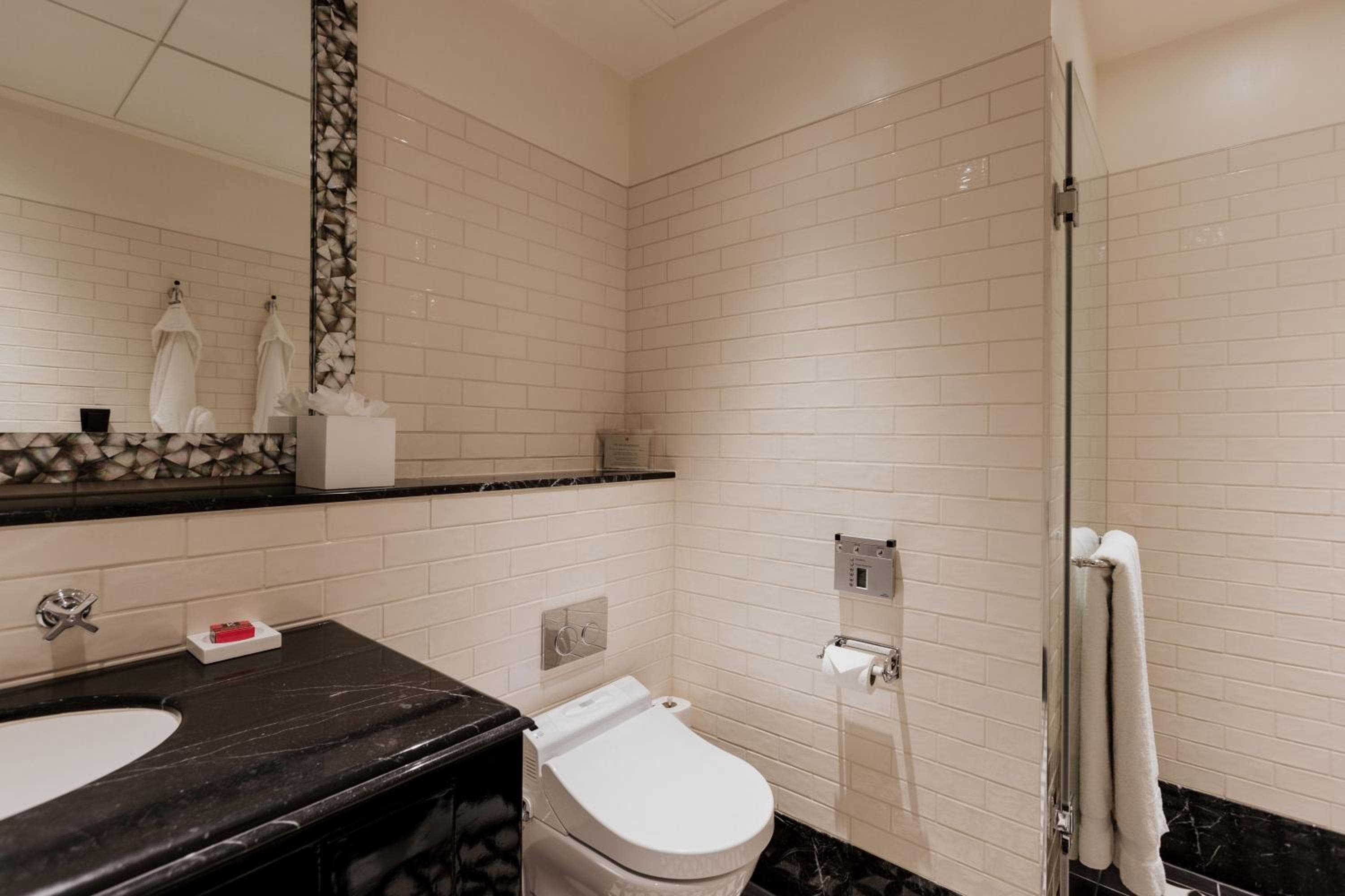 The LaLit London - Piccolo hotel di lusso nel mondo — 22