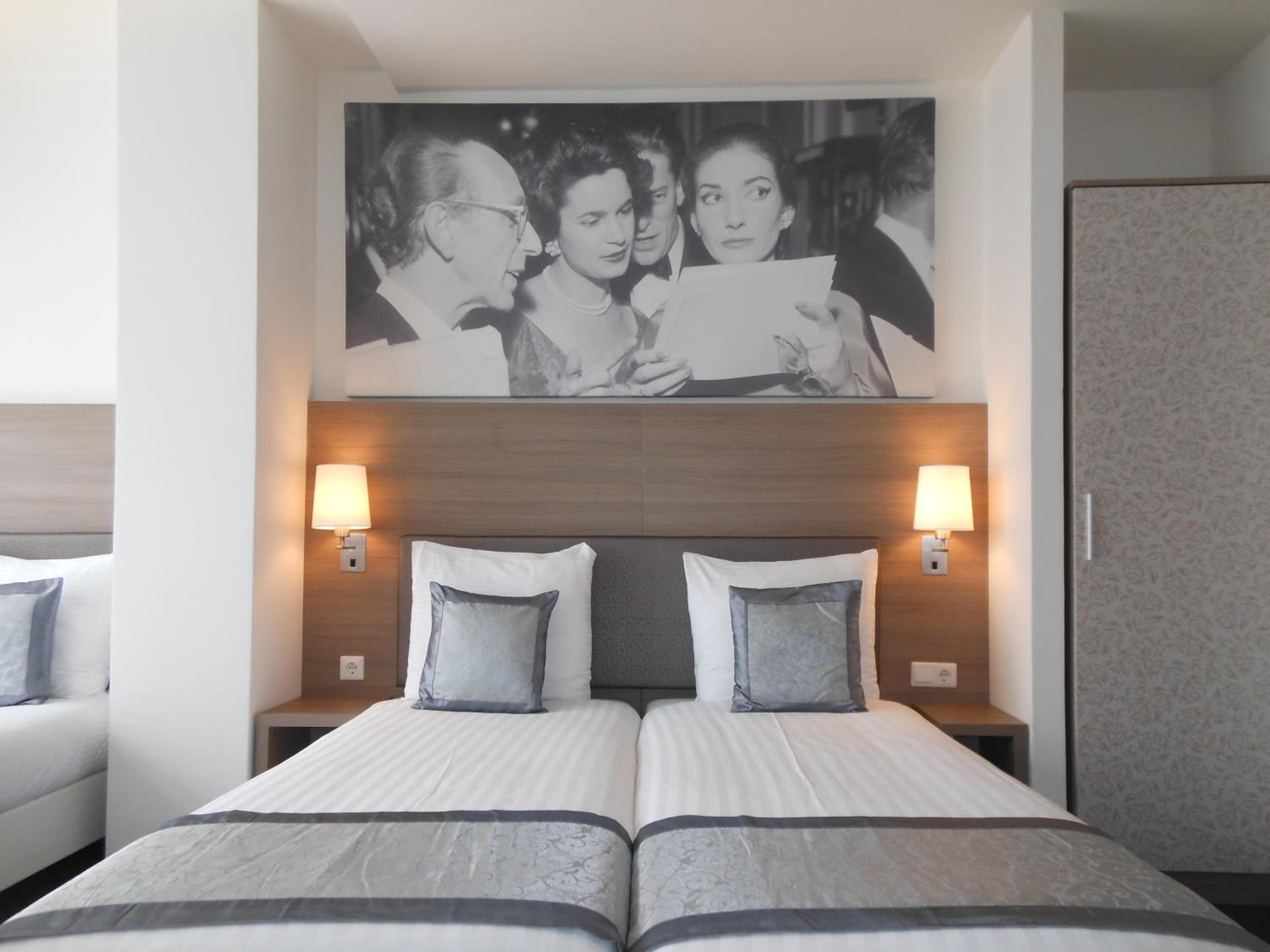 El hotel del concierto — 2