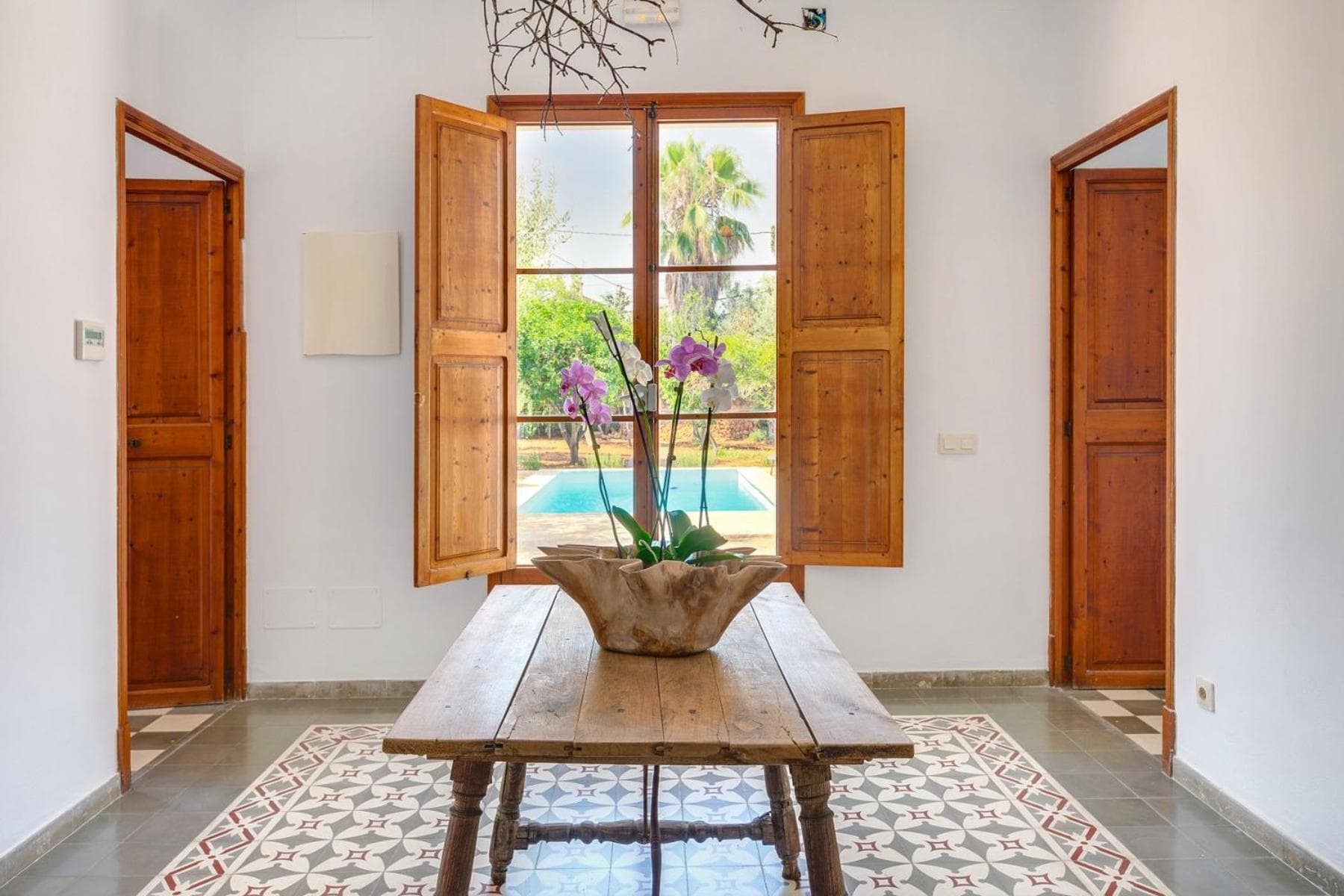 Villa Palma, Establiments — 2