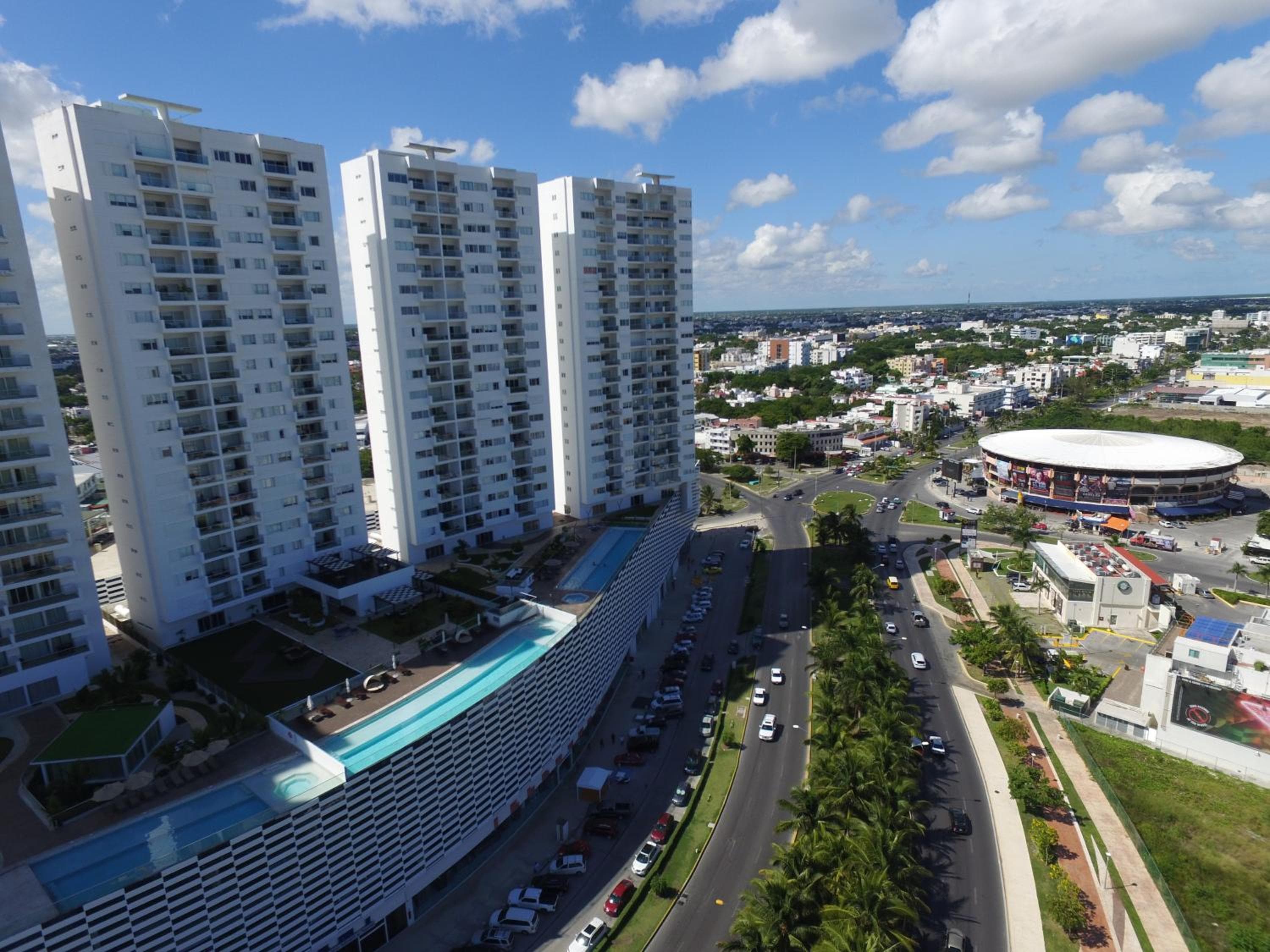 Suites Malecon Cancun — 1