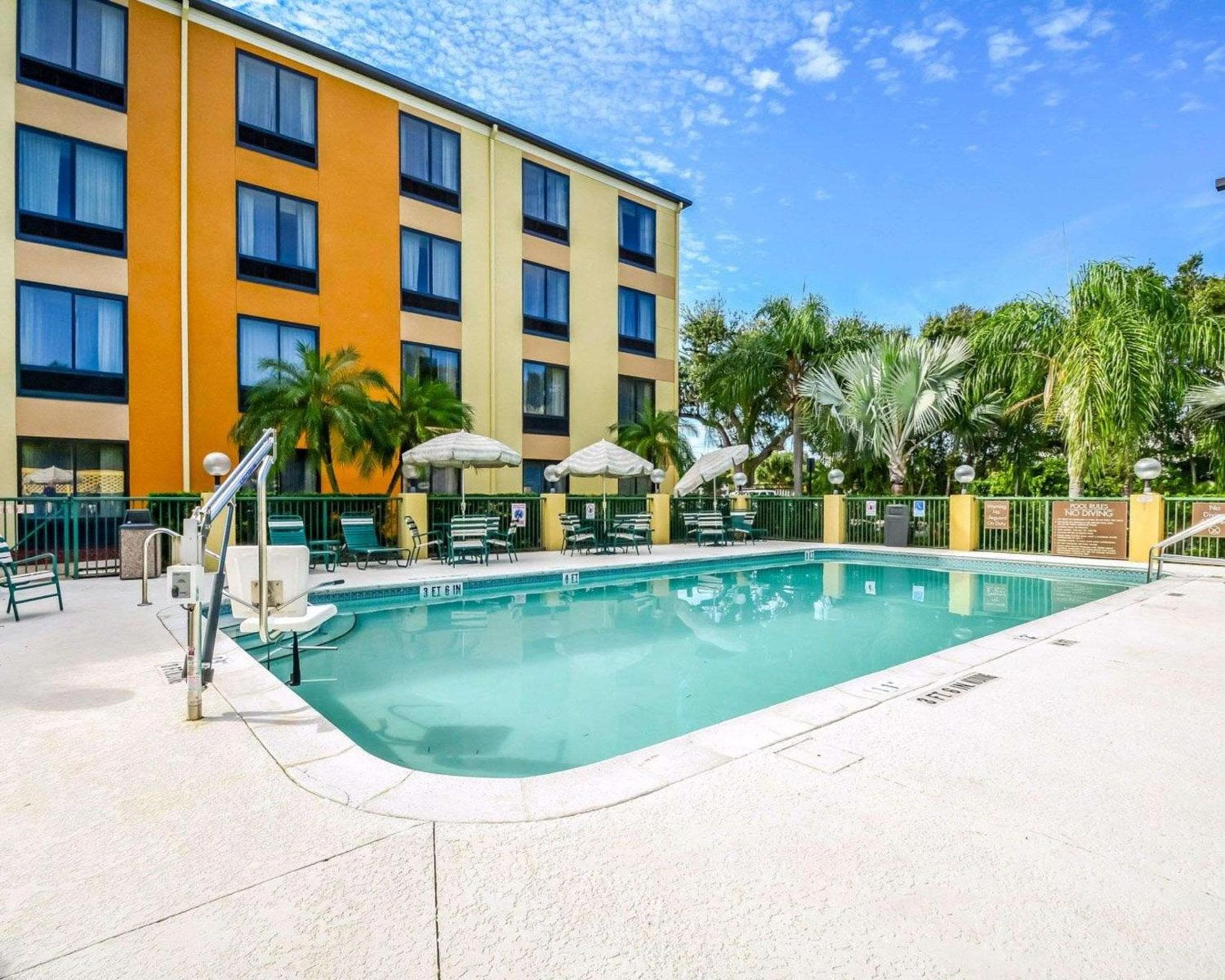 Comfort Suites Tampa - Brandon — 21