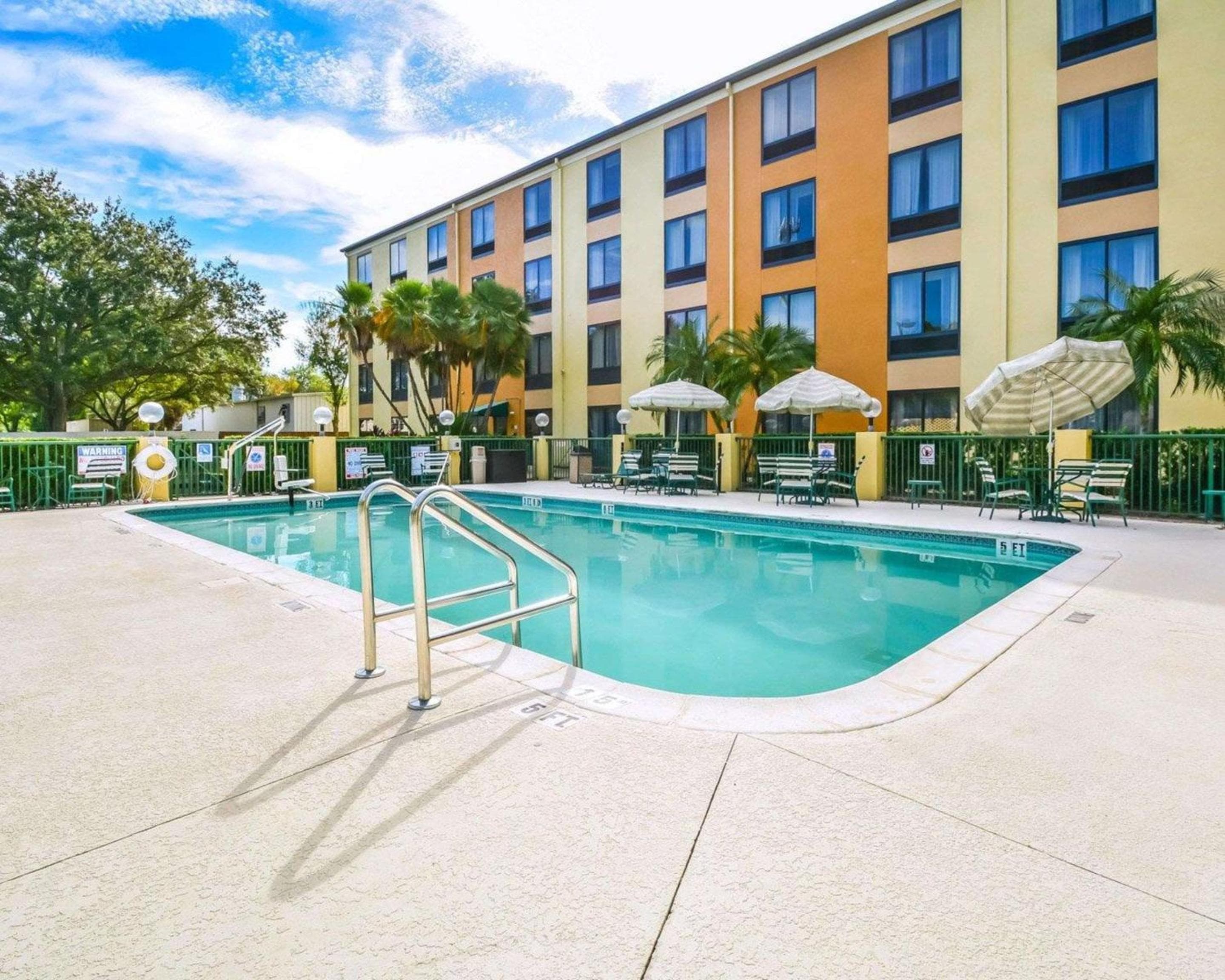 Comfort Suites Tampa - Brandon — 18