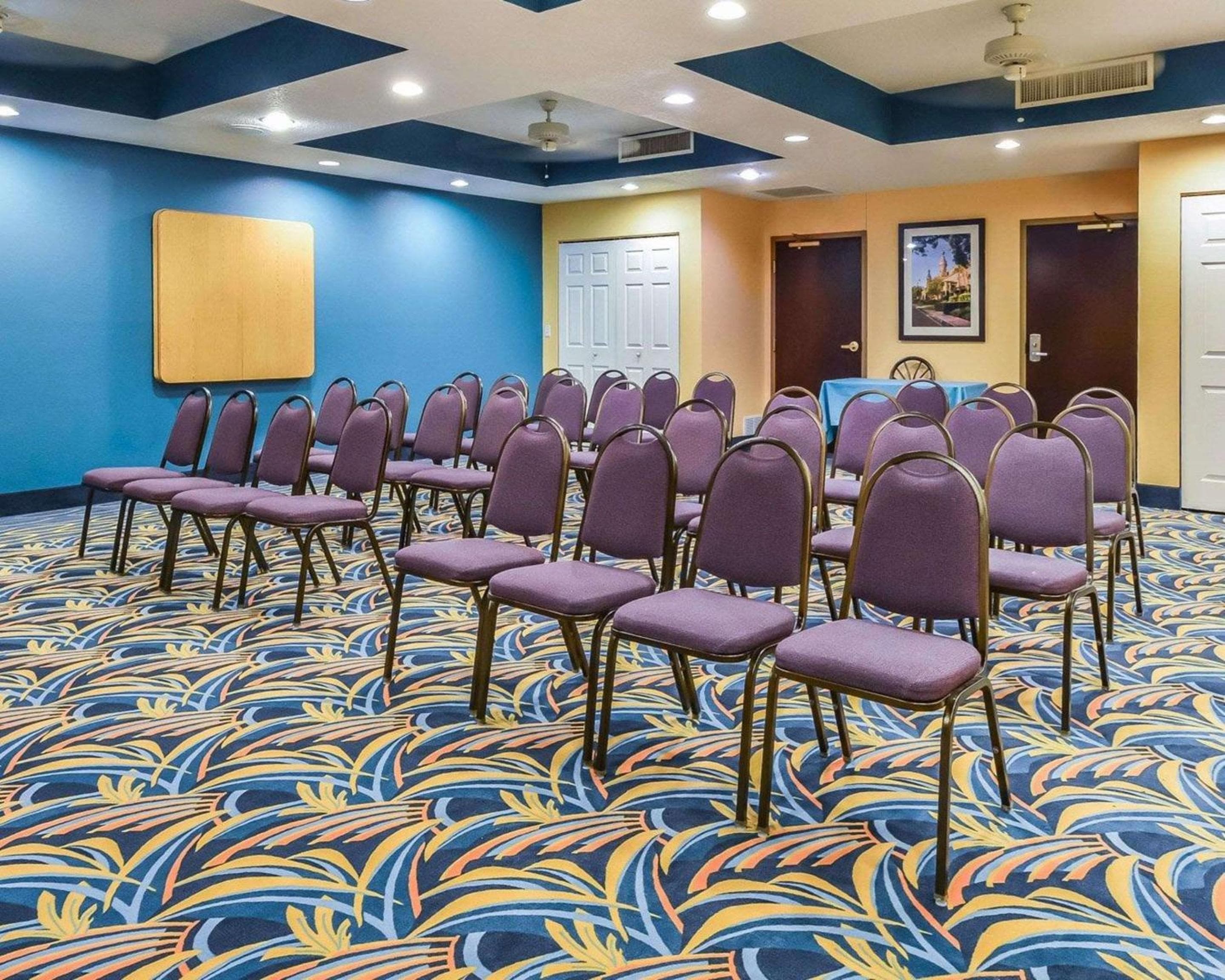 Comfort Suites Tampa - Brandon — 17