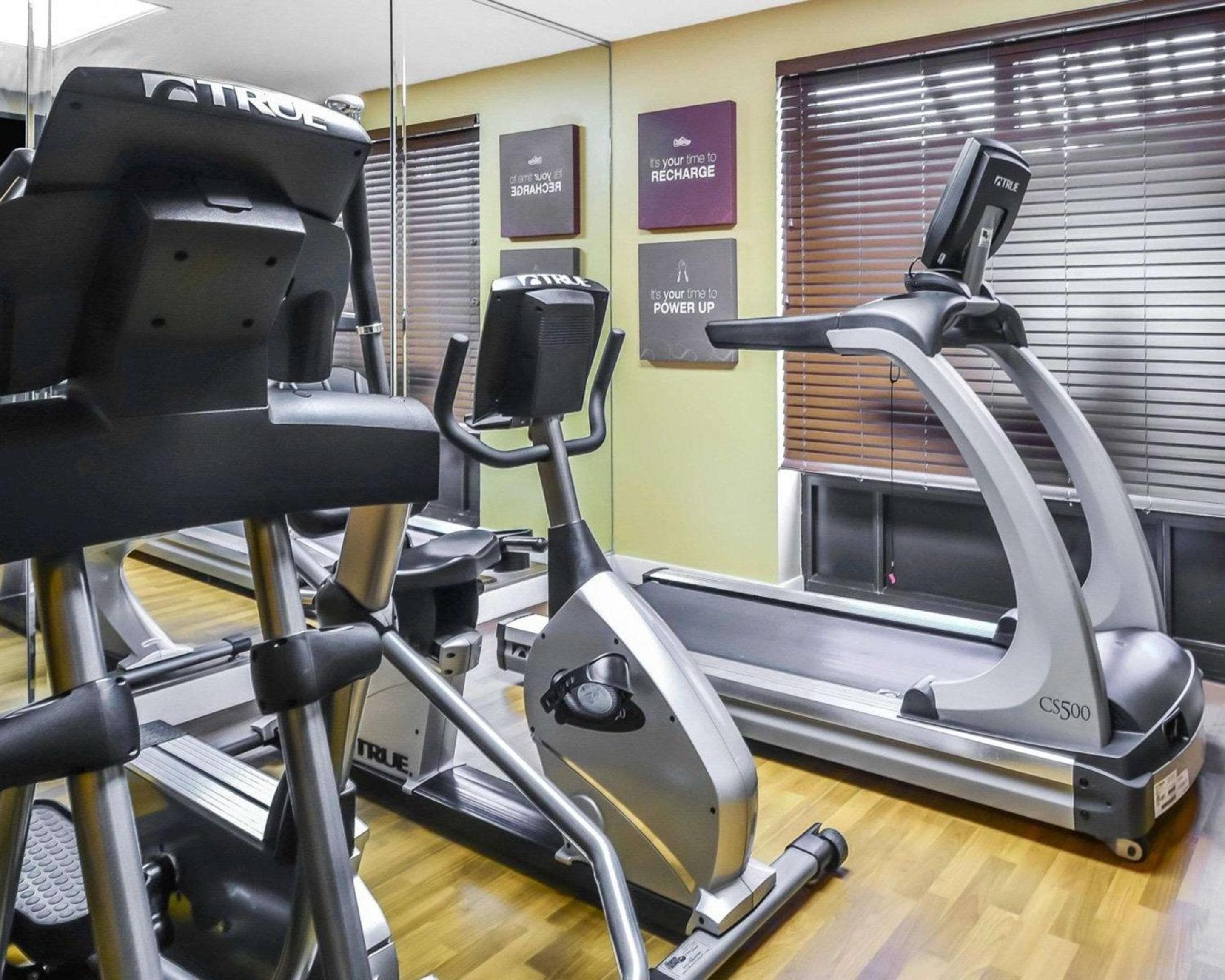 Comfort Suites Tampa - Brandon — 14