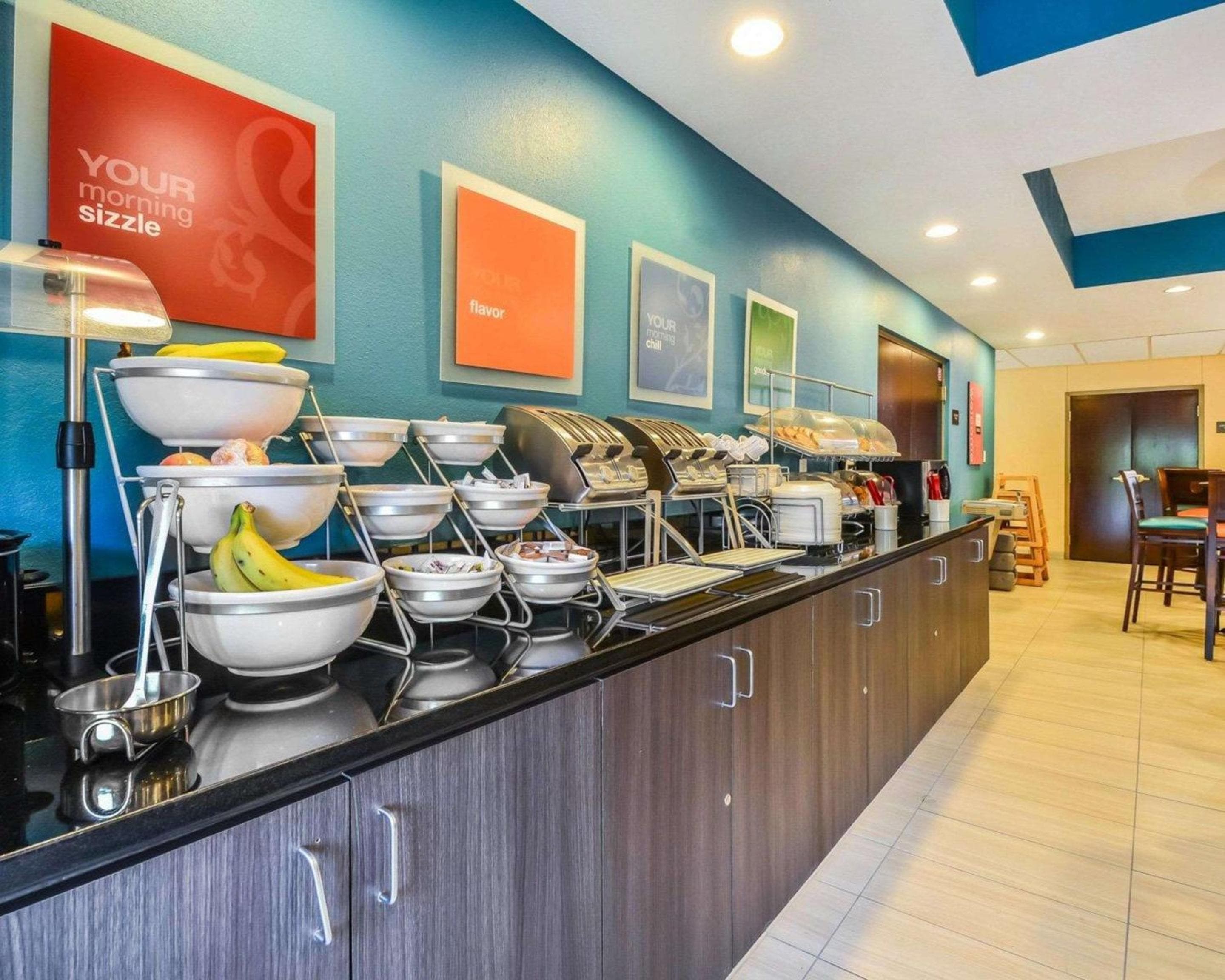 Comfort Suites Tampa - Brandon — 12
