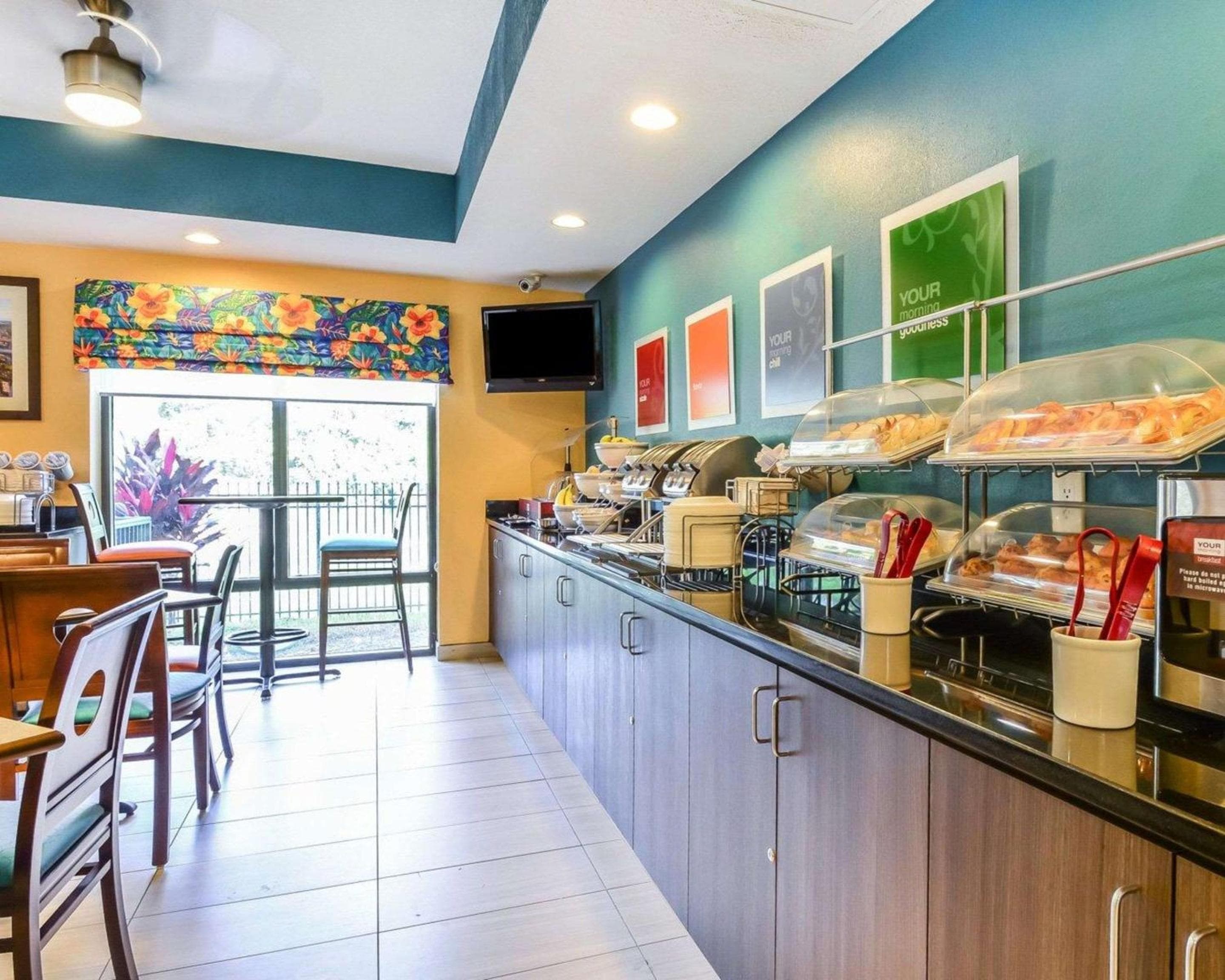 Comfort Suites Tampa - Brandon — 11