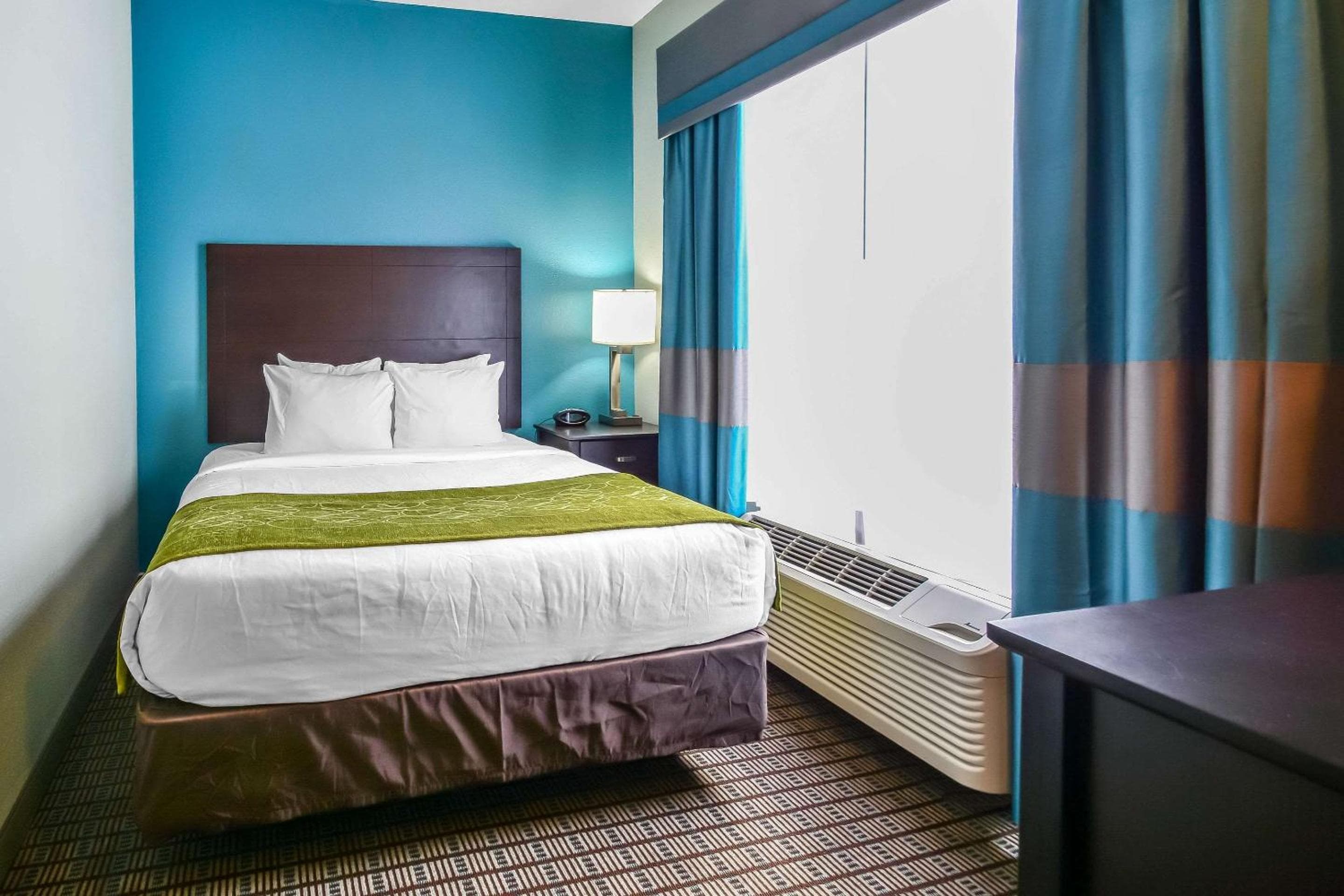 Comfort Suites Tampa - Brandon — 9