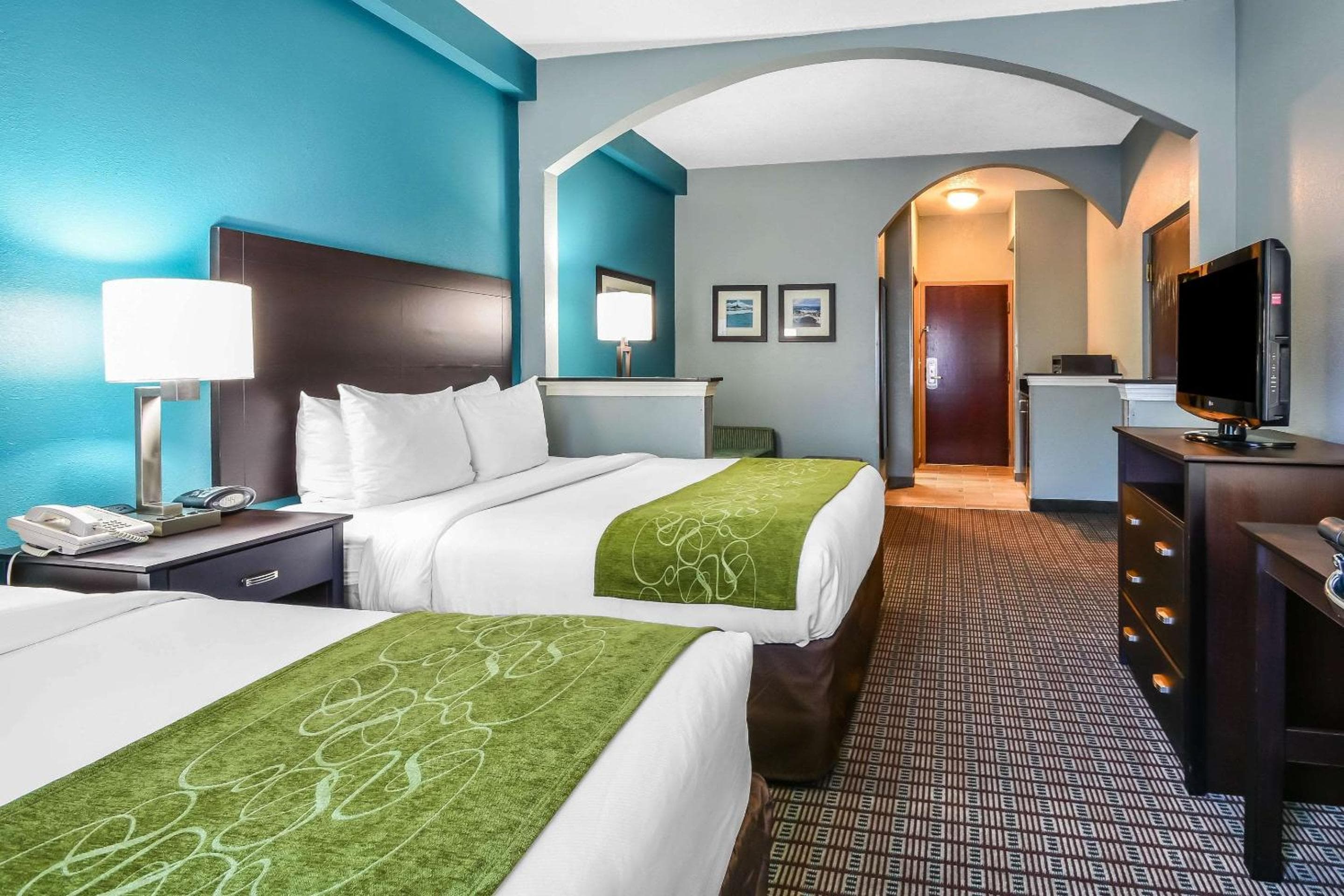 Comfort Suites Tampa - Brandon — 8