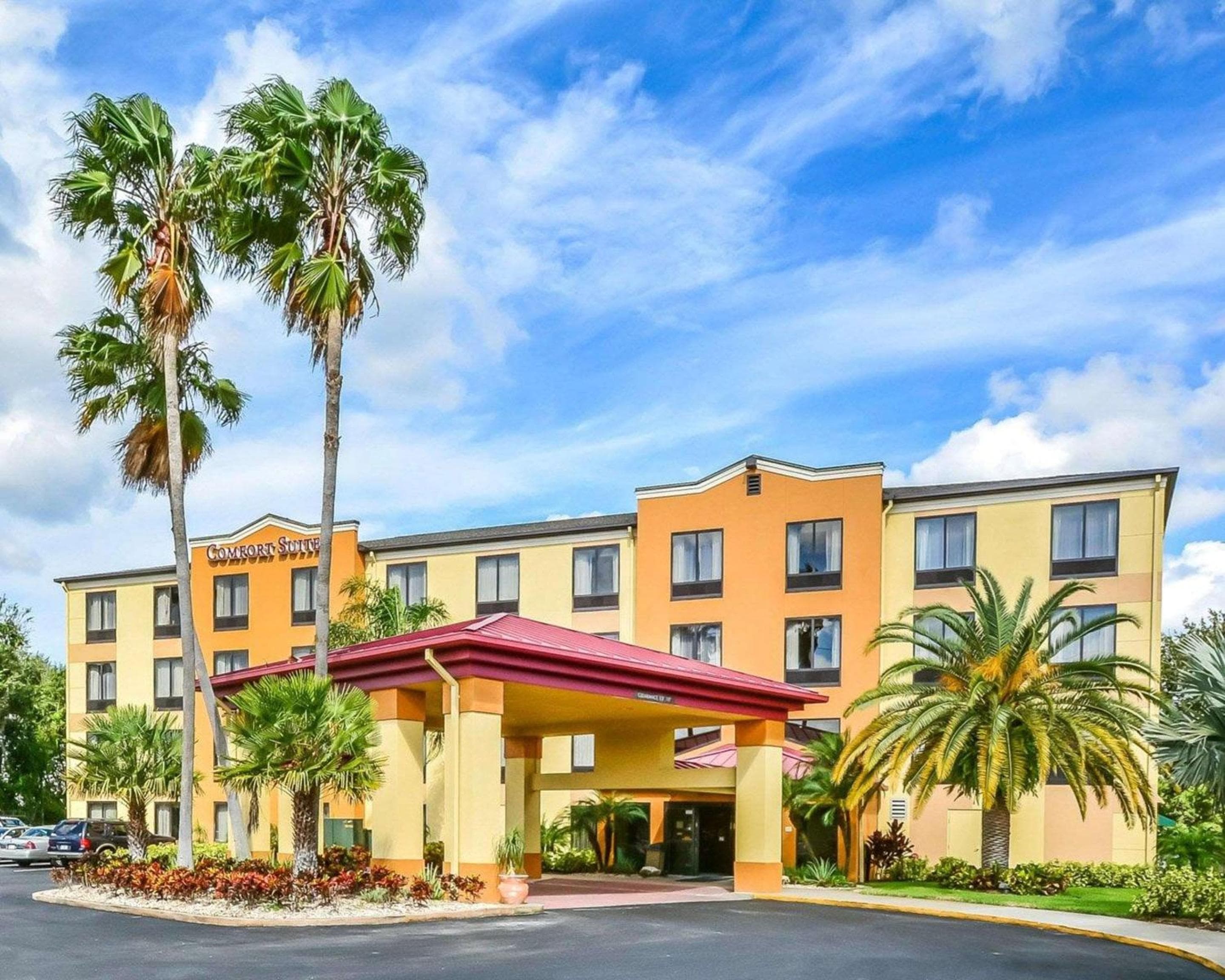 Comfort Suites Tampa - Brandon — 1