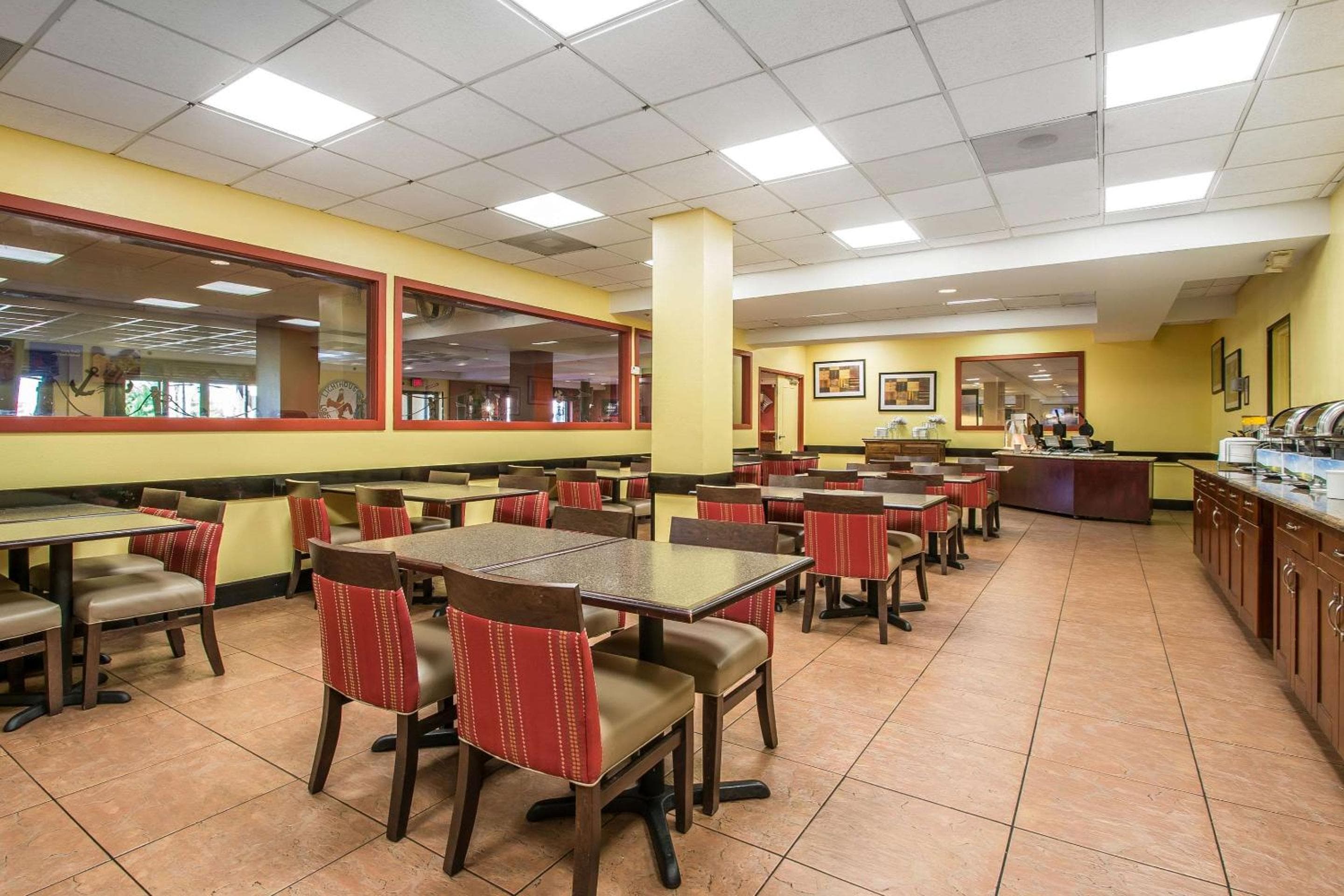 Comfort Inn & Suites Kissimmee by the Parks — 24