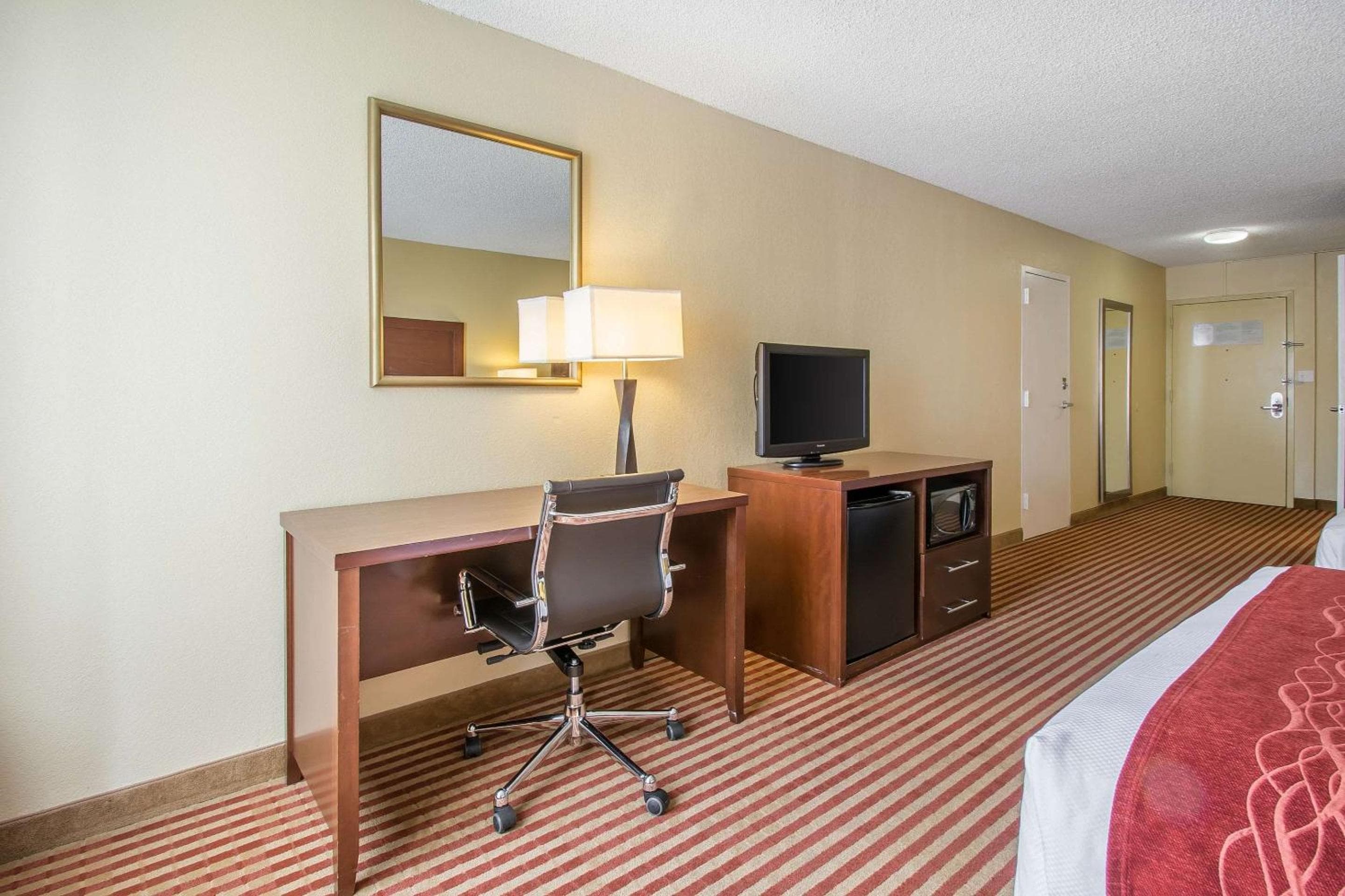 Comfort Inn & Suites Kissimmee by the Parks — 11