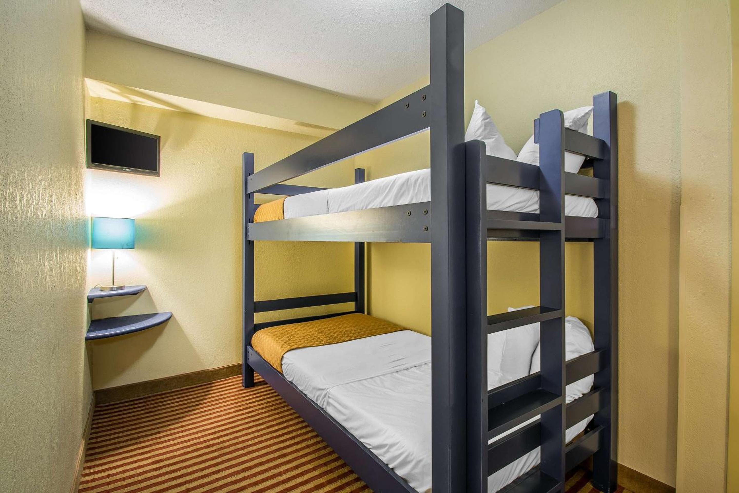 Comfort Inn & Suites Kissimmee by the Parks — 12