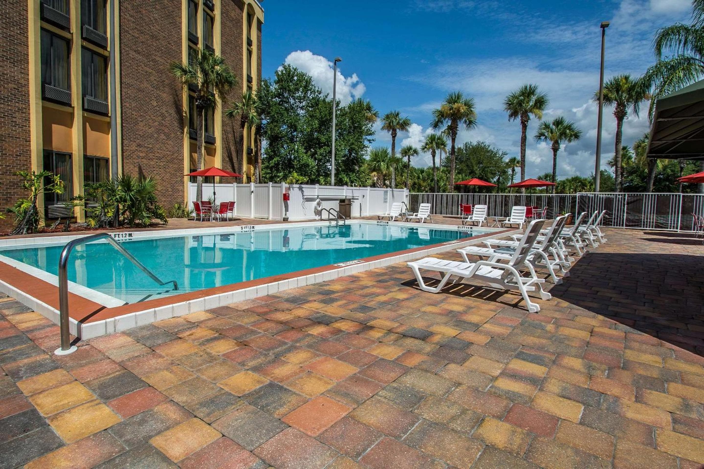Comfort Inn & Suites Kissimmee by the Parks — 16