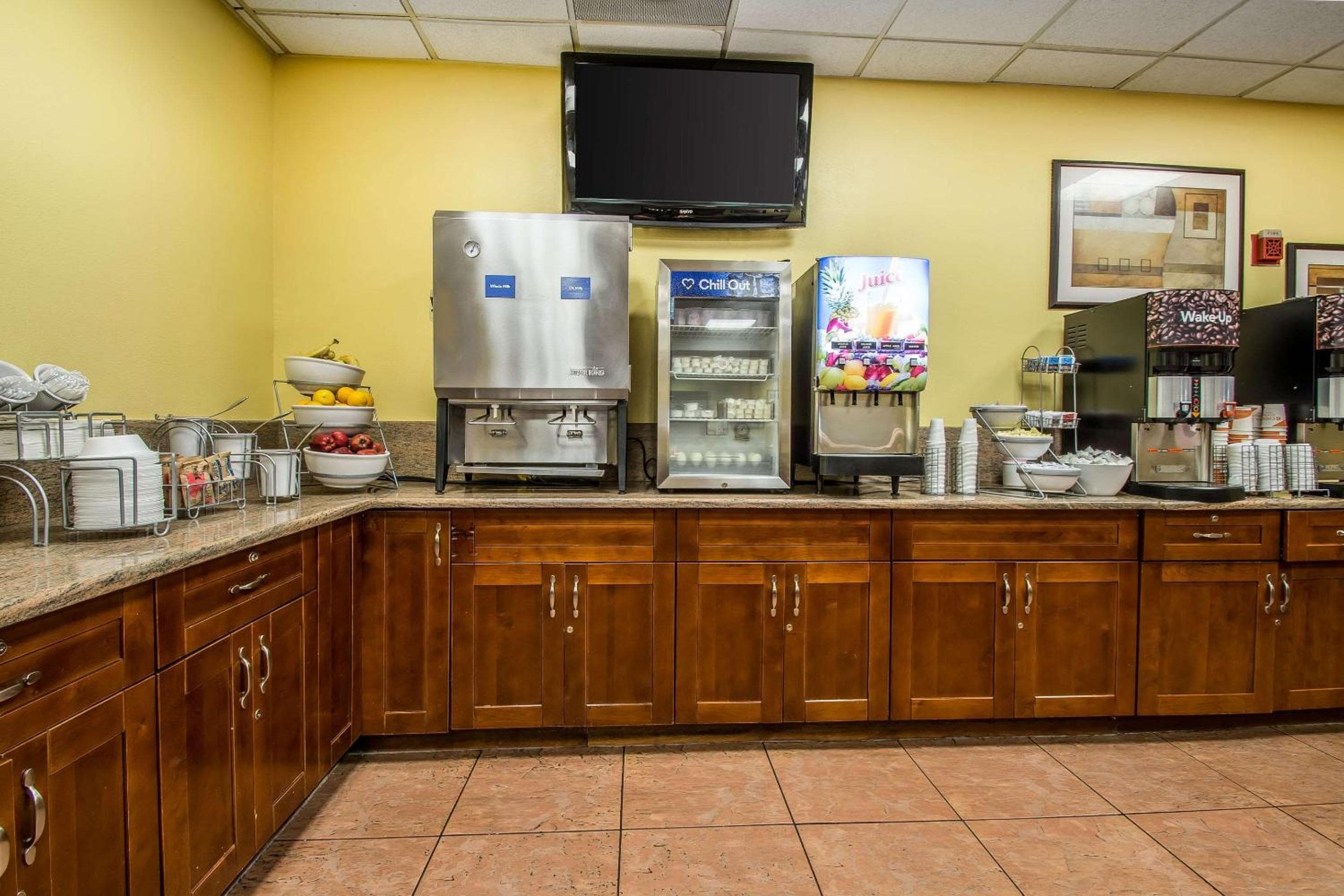 Comfort Inn & Suites Kissimmee by the Parks — 23