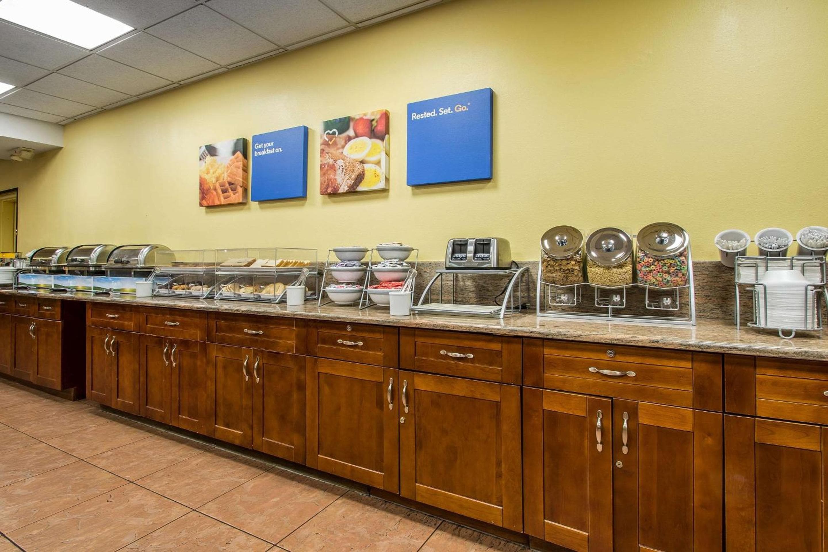 Comfort Inn & Suites Kissimmee by the Parks — 21