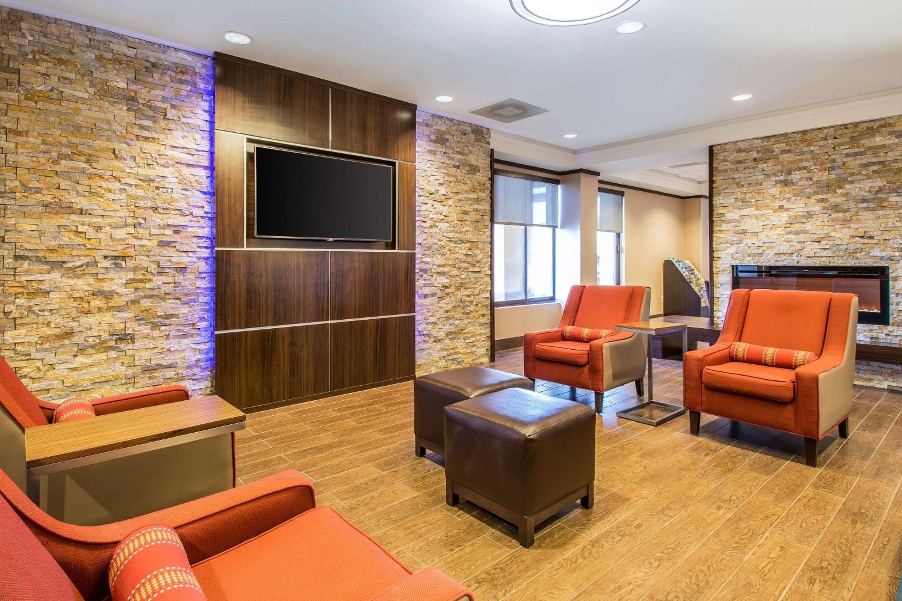 Comfort Inn & Suites Kissimmee by the Parks — 8