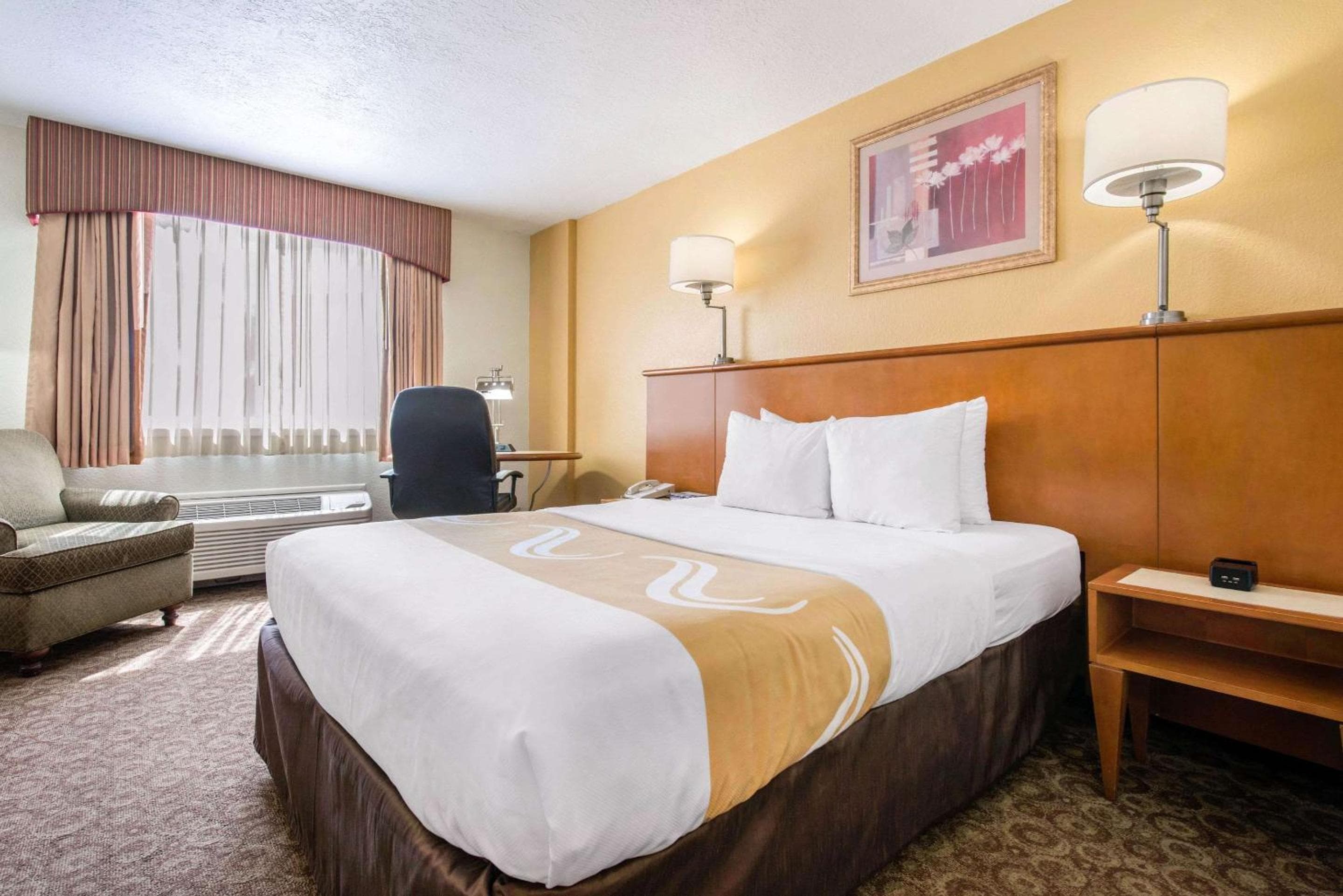 Quality Inn & Suites cerca de los parques temáticos — 11