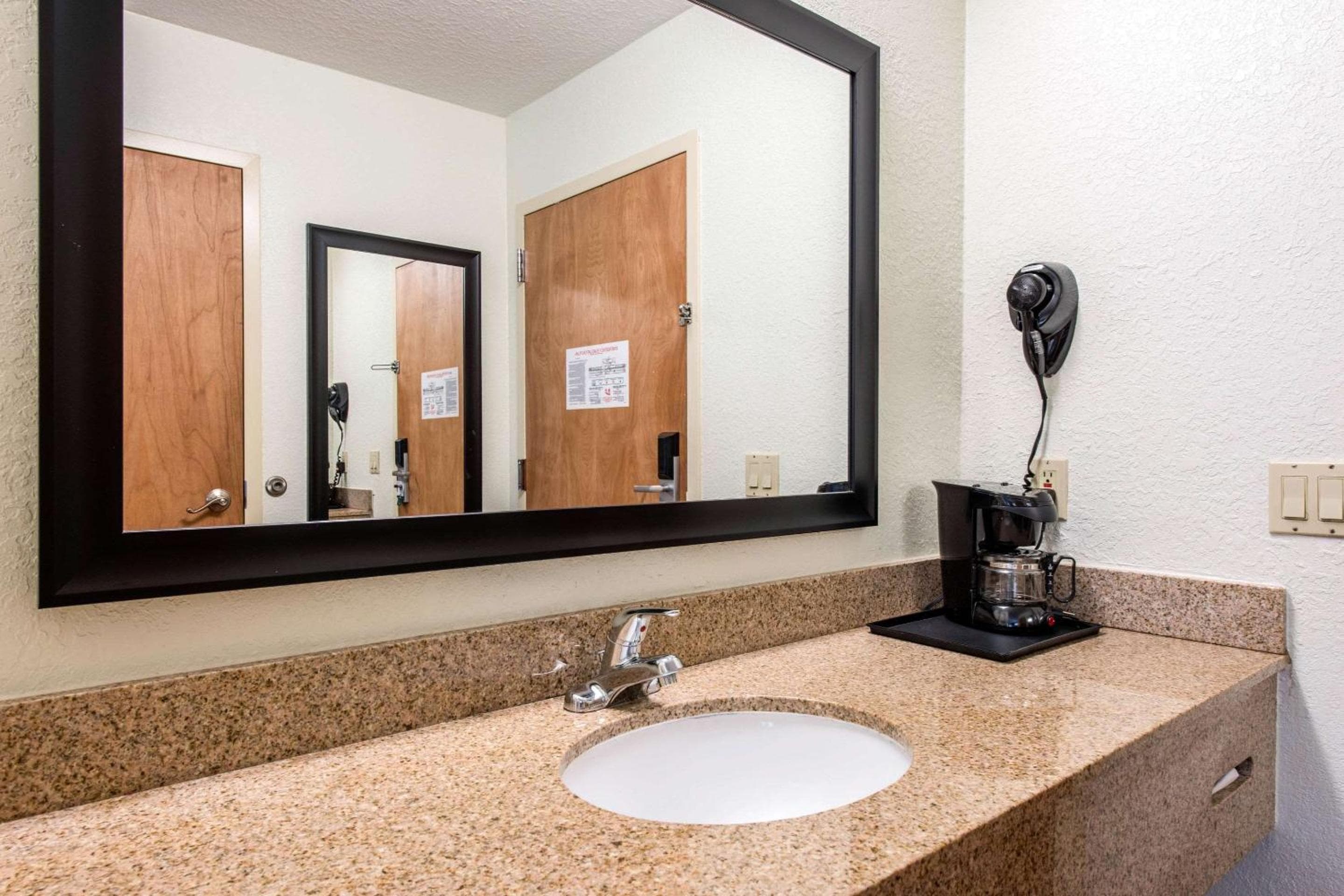 Quality Inn & Suites cerca de los parques temáticos — 10