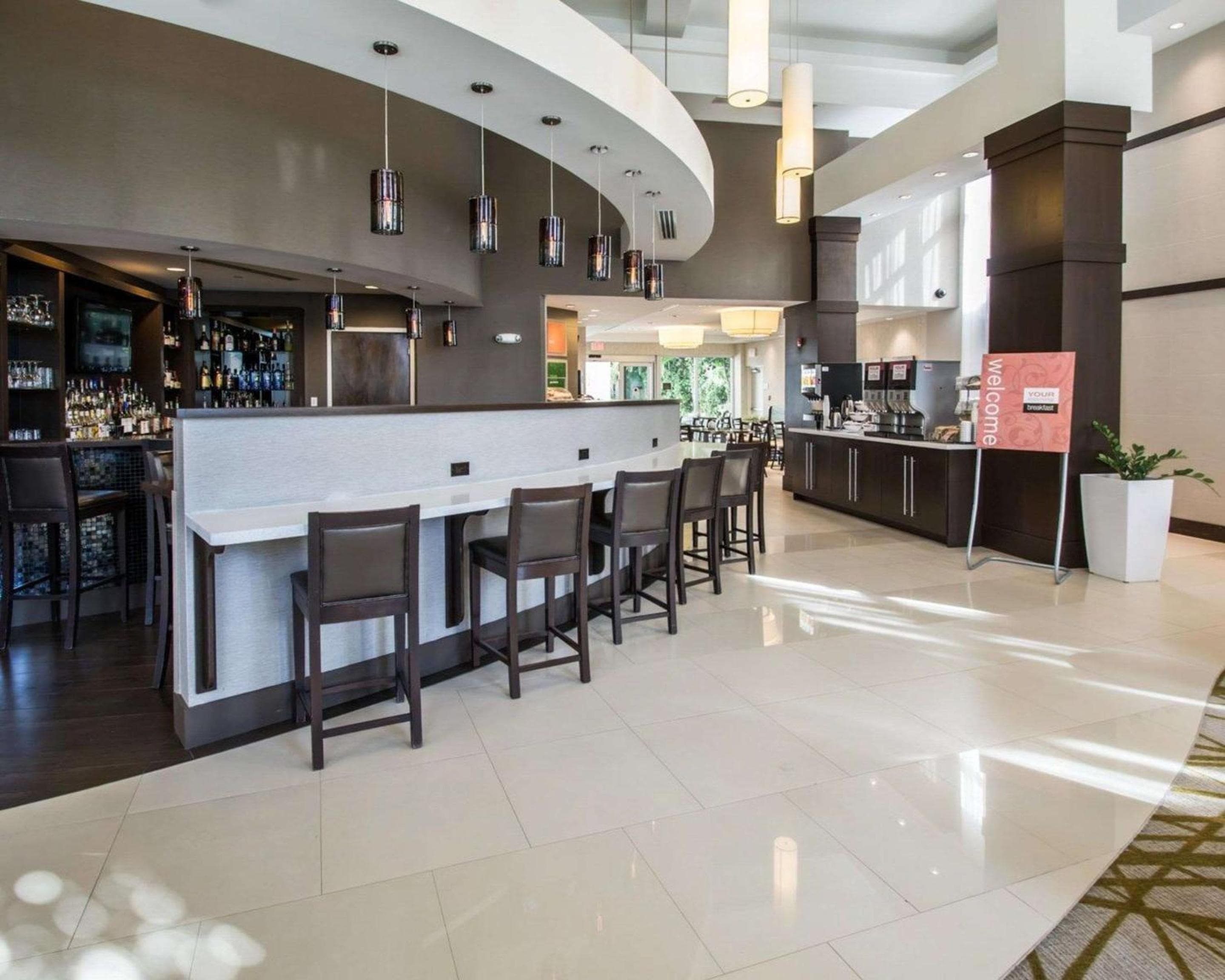 Comfort Suites Miami Airport North — 21
