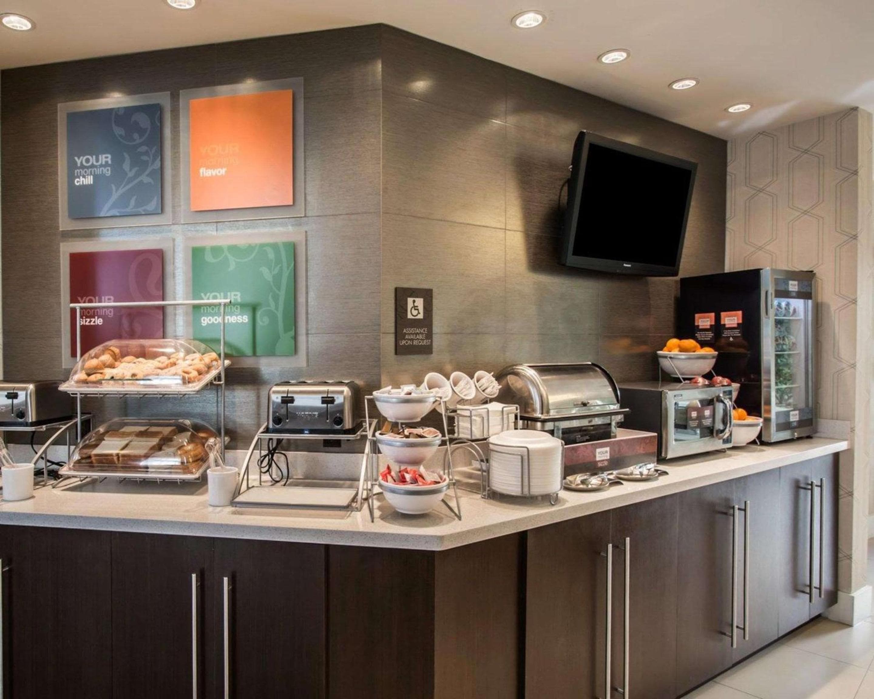 Comfort Suites Miami Airport North — 28