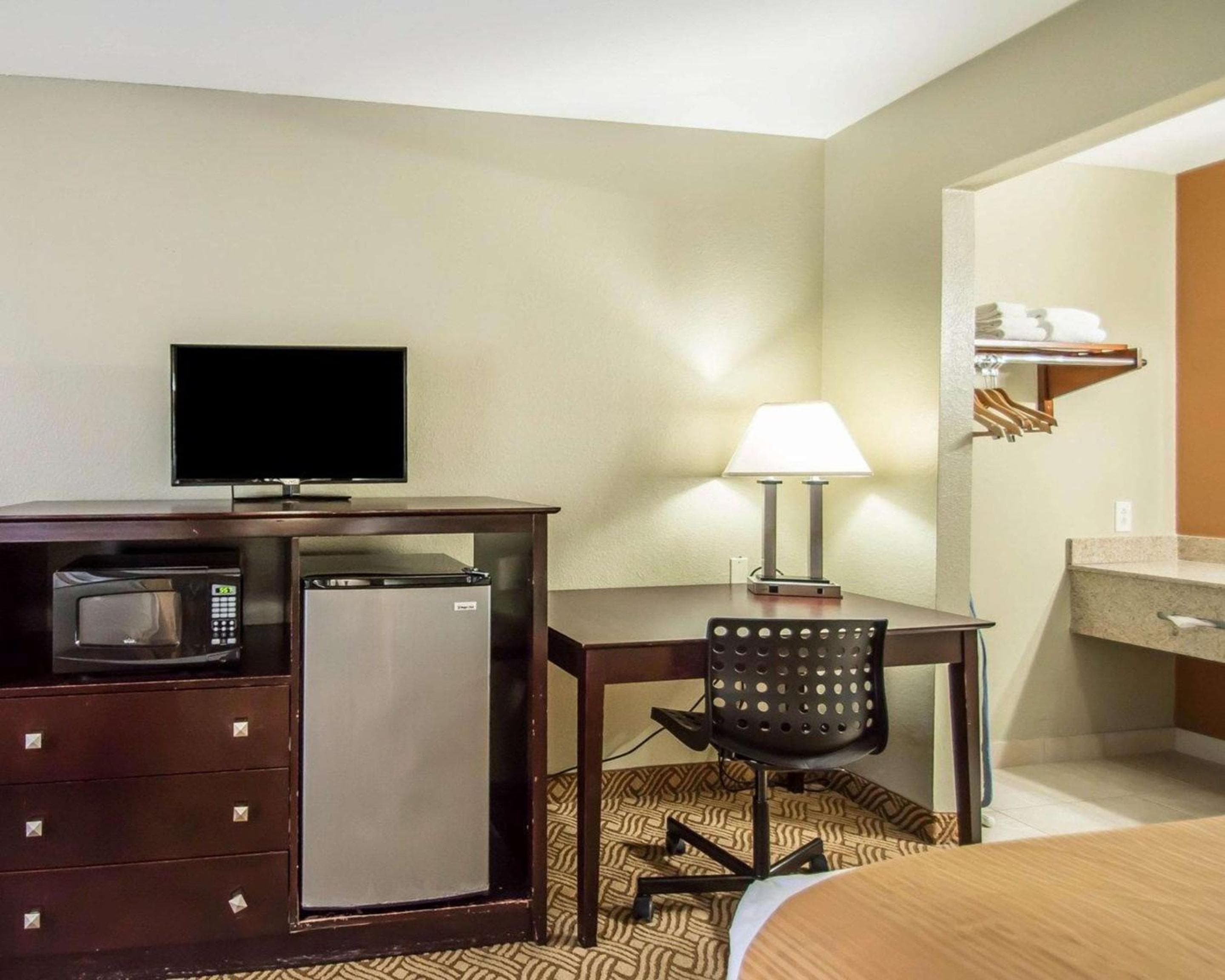 Quality Inn & Suites By the Parks — 19