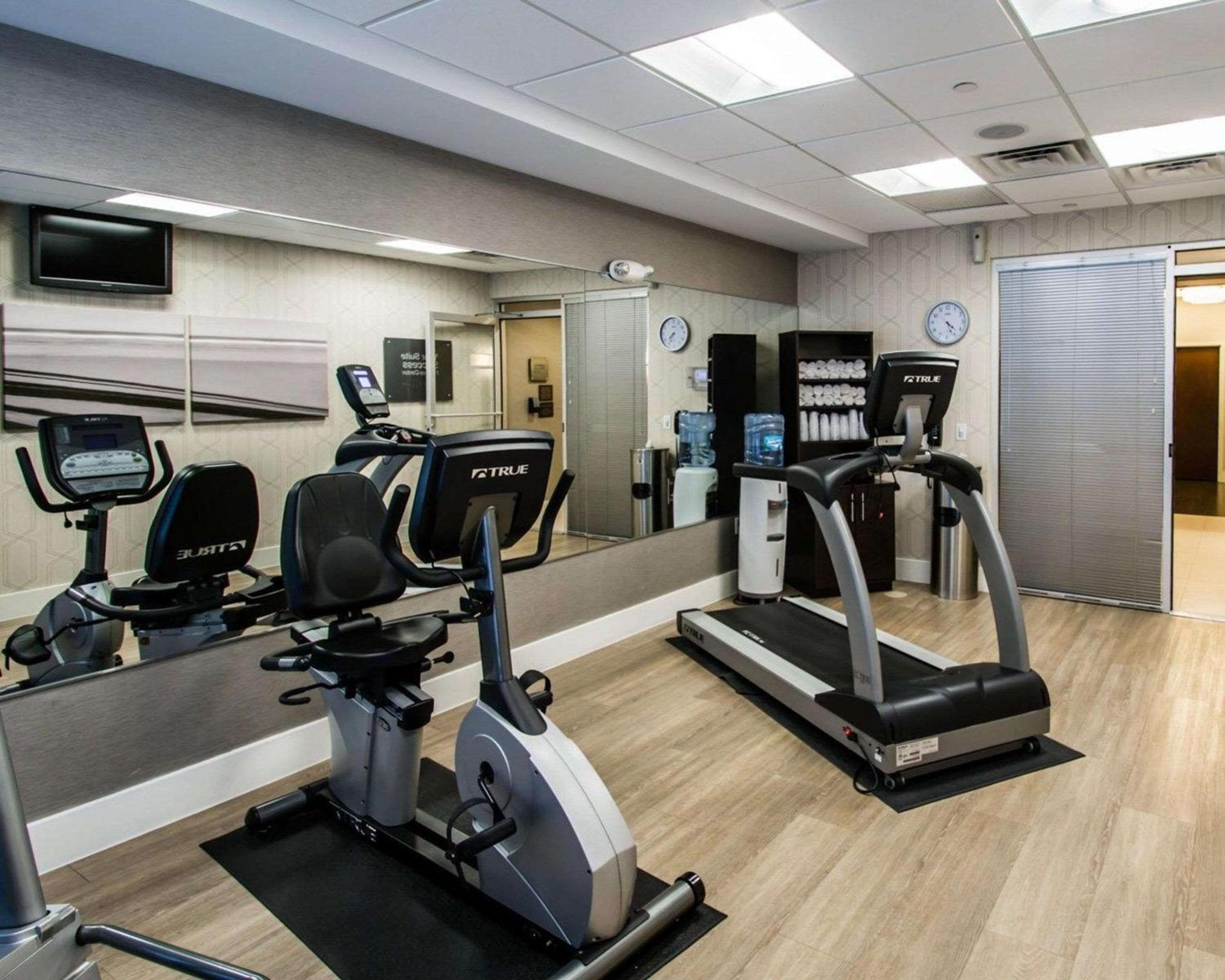 Comfort Suites Miami Airport North — 9