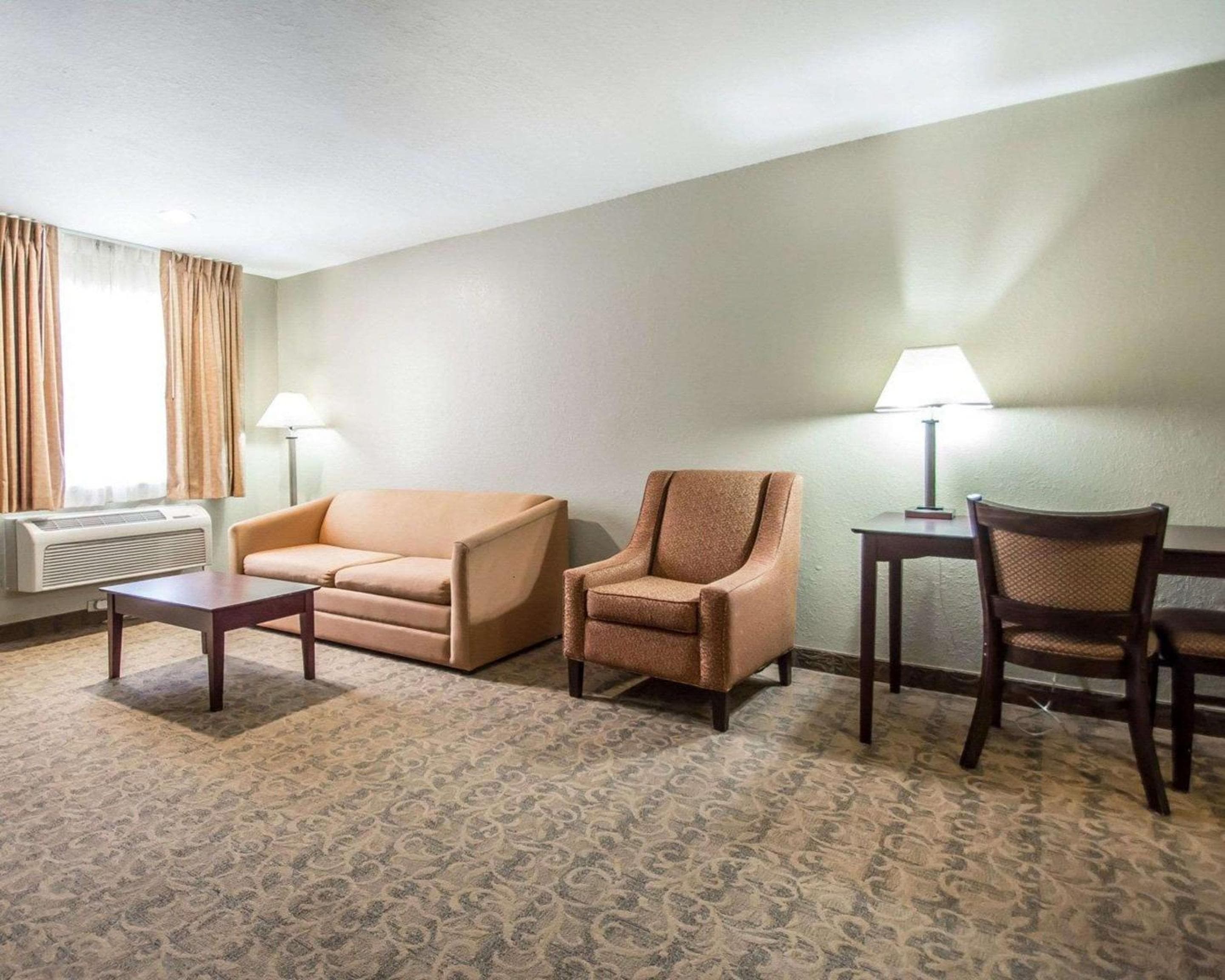 Quality Inn & Suites junto a los parques — 29