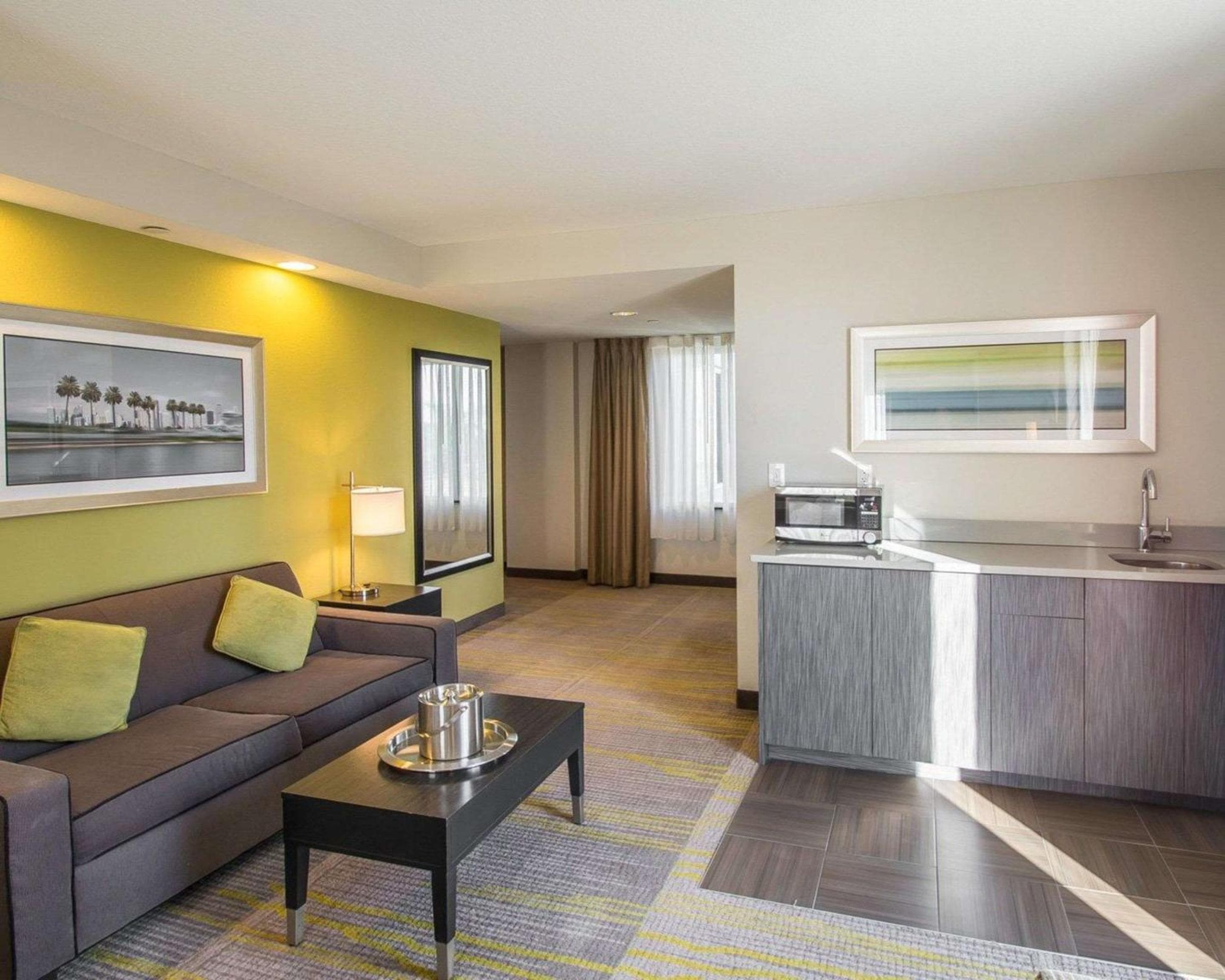 Comfort Suites Miami Aeropuerto Norte — 28
