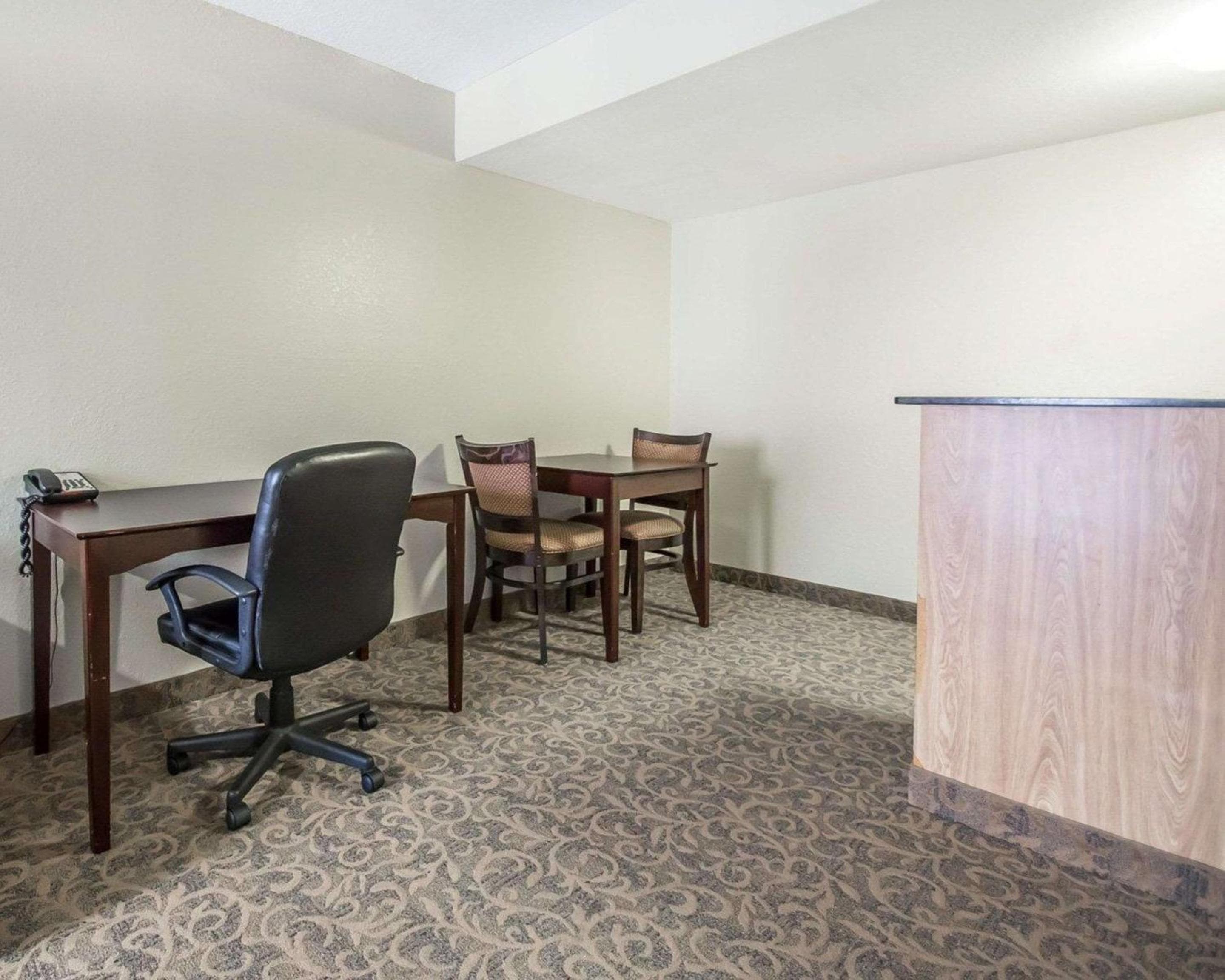 Quality Inn & Suites junto a los parques — 19