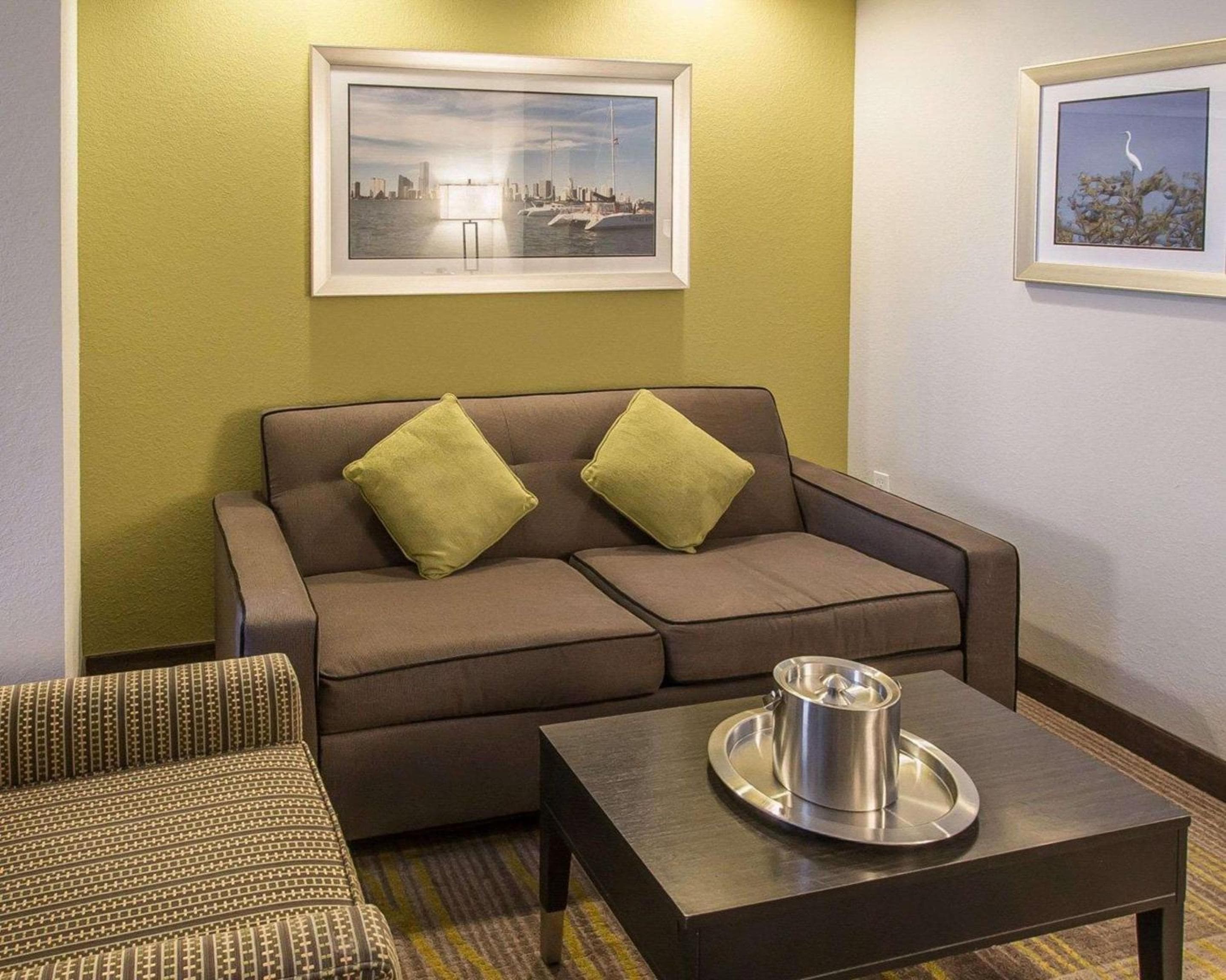 Comfort Suites Miami Aeropuerto Norte — 25