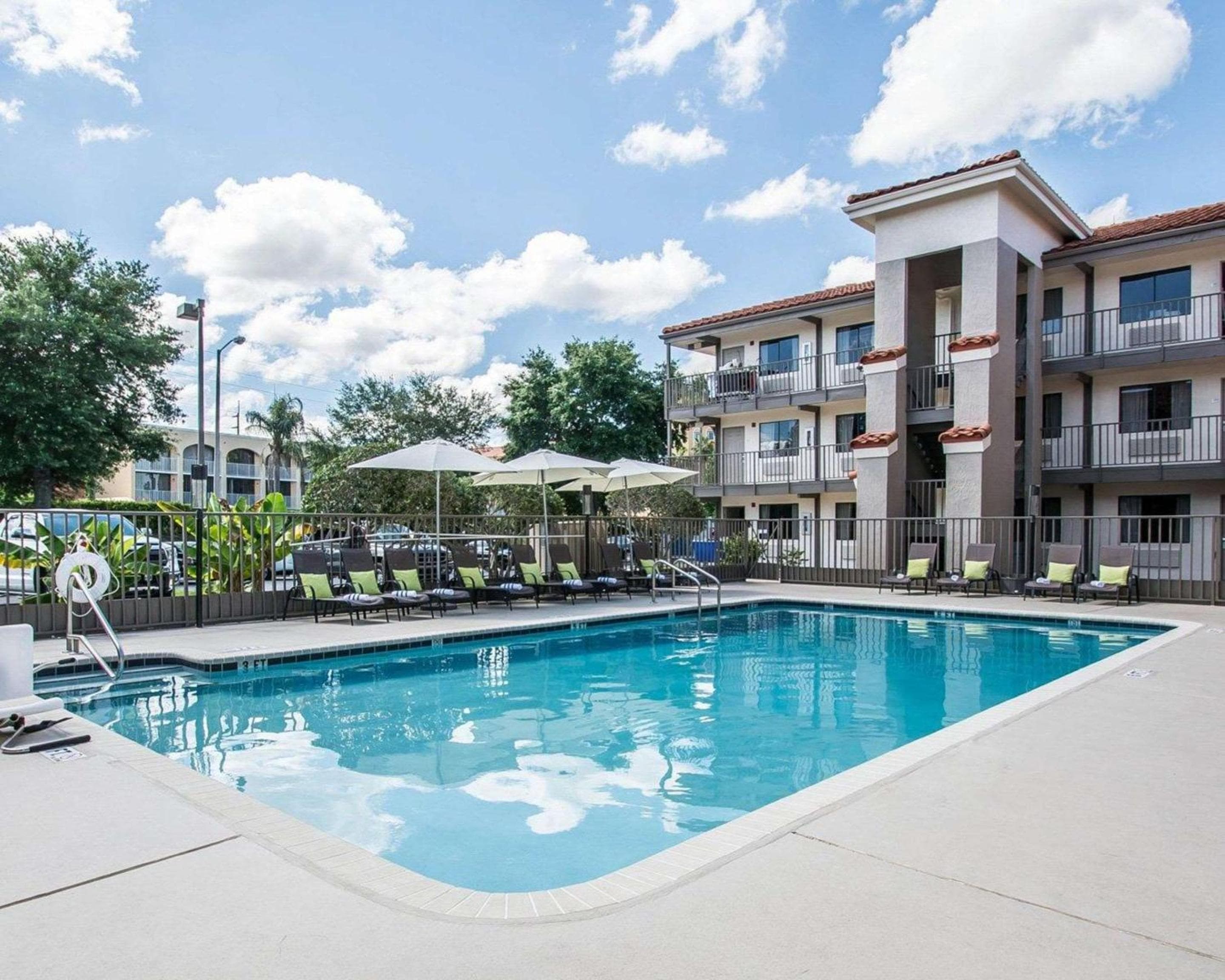 Quality Inn & Suites junto a los parques — 2