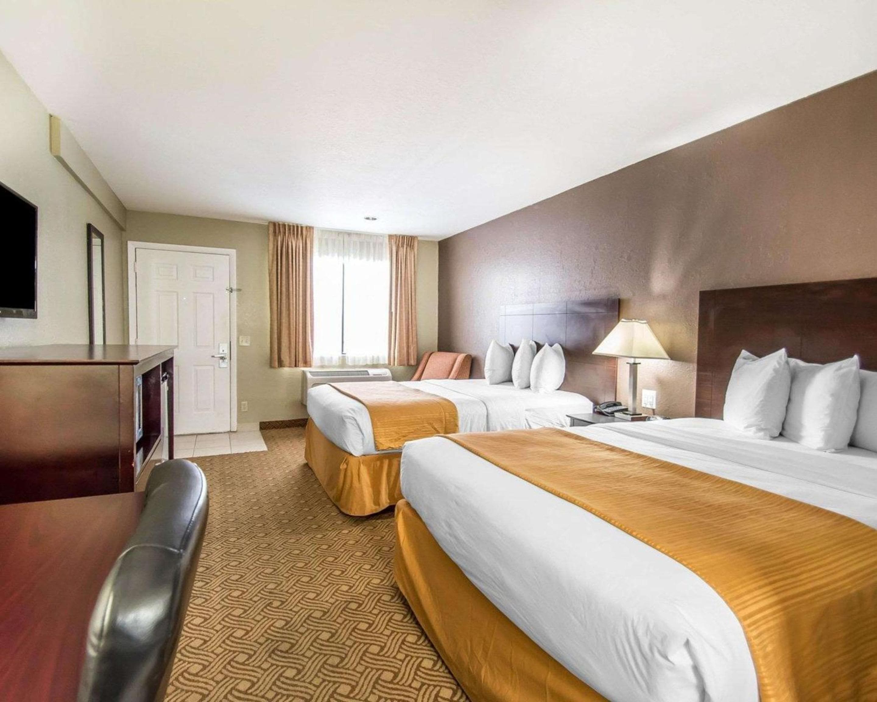 Quality Inn & Suites By the Parks — 6