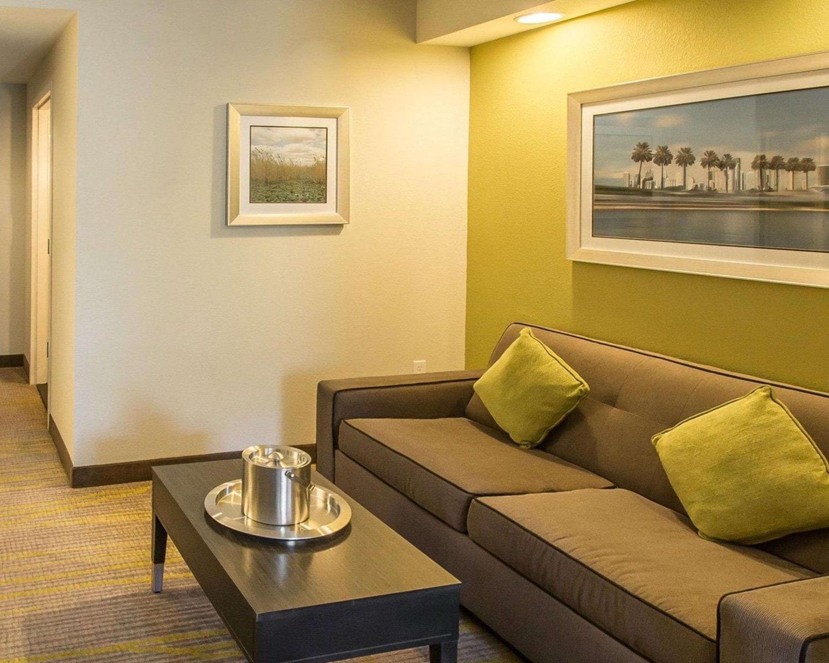 Comfort Suites Miami Aeropuerto Norte — 15