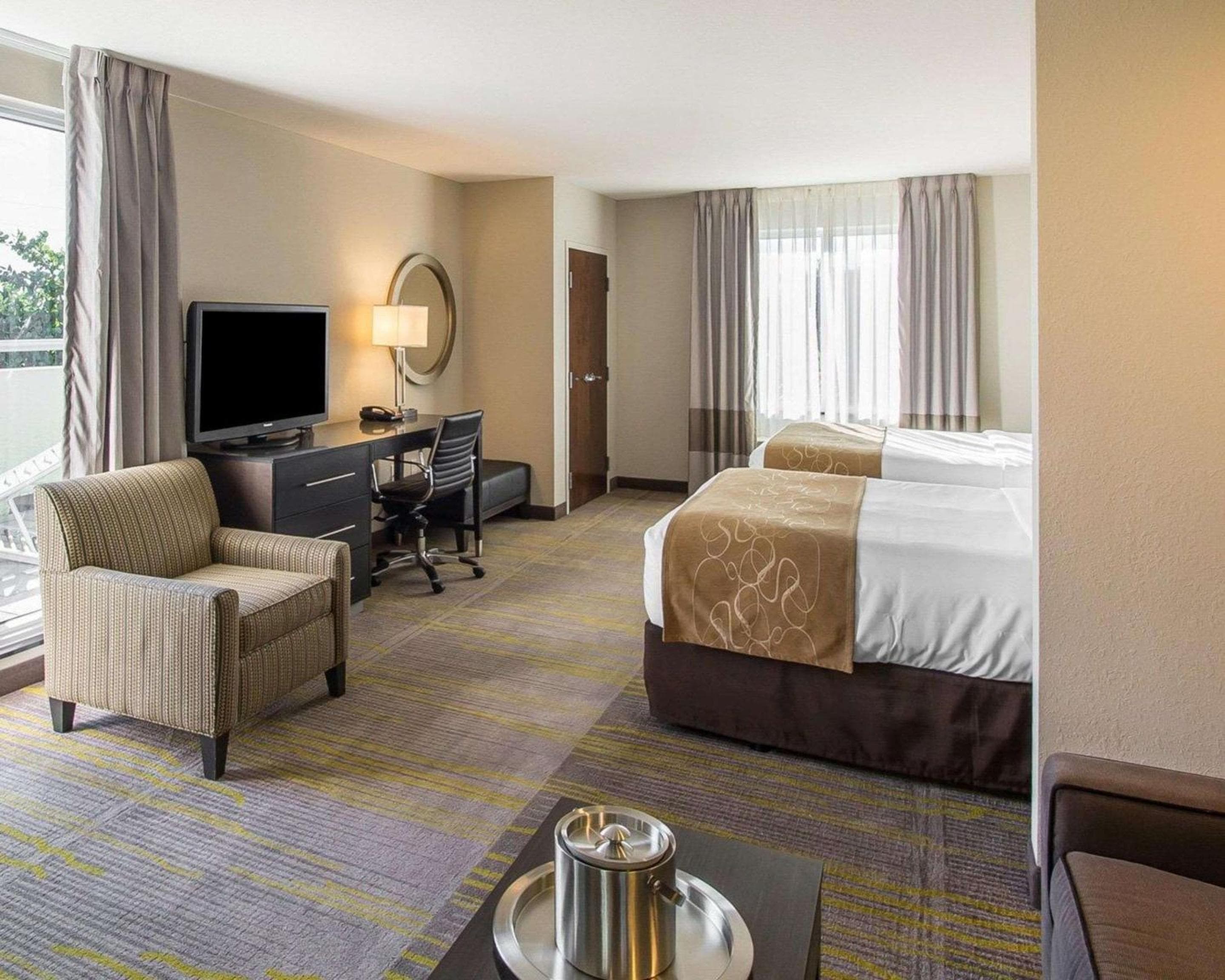 Comfort Suites Miami Aeropuerto Norte — 13