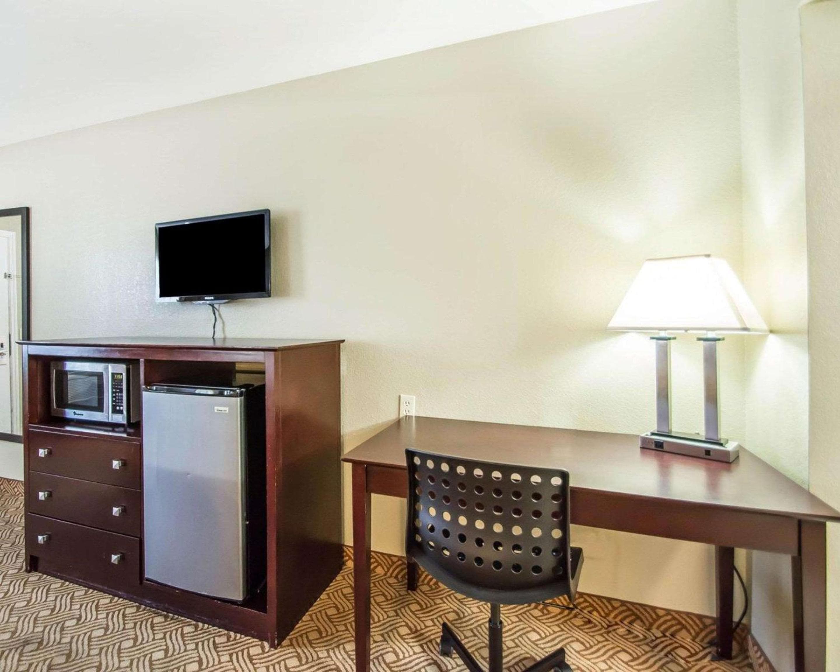Quality Inn & Suites junto a los parques — 18