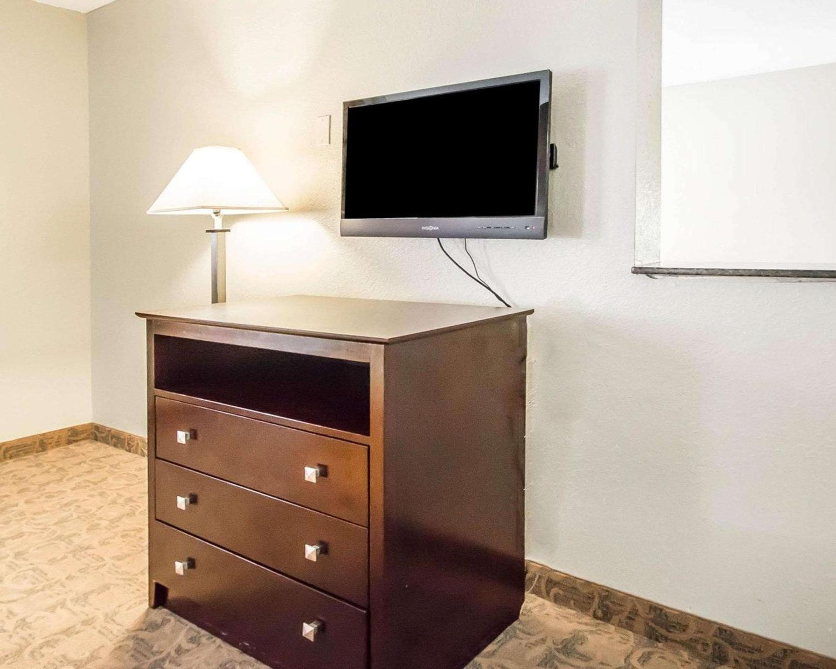 Quality Inn & Suites junto a los parques — 15