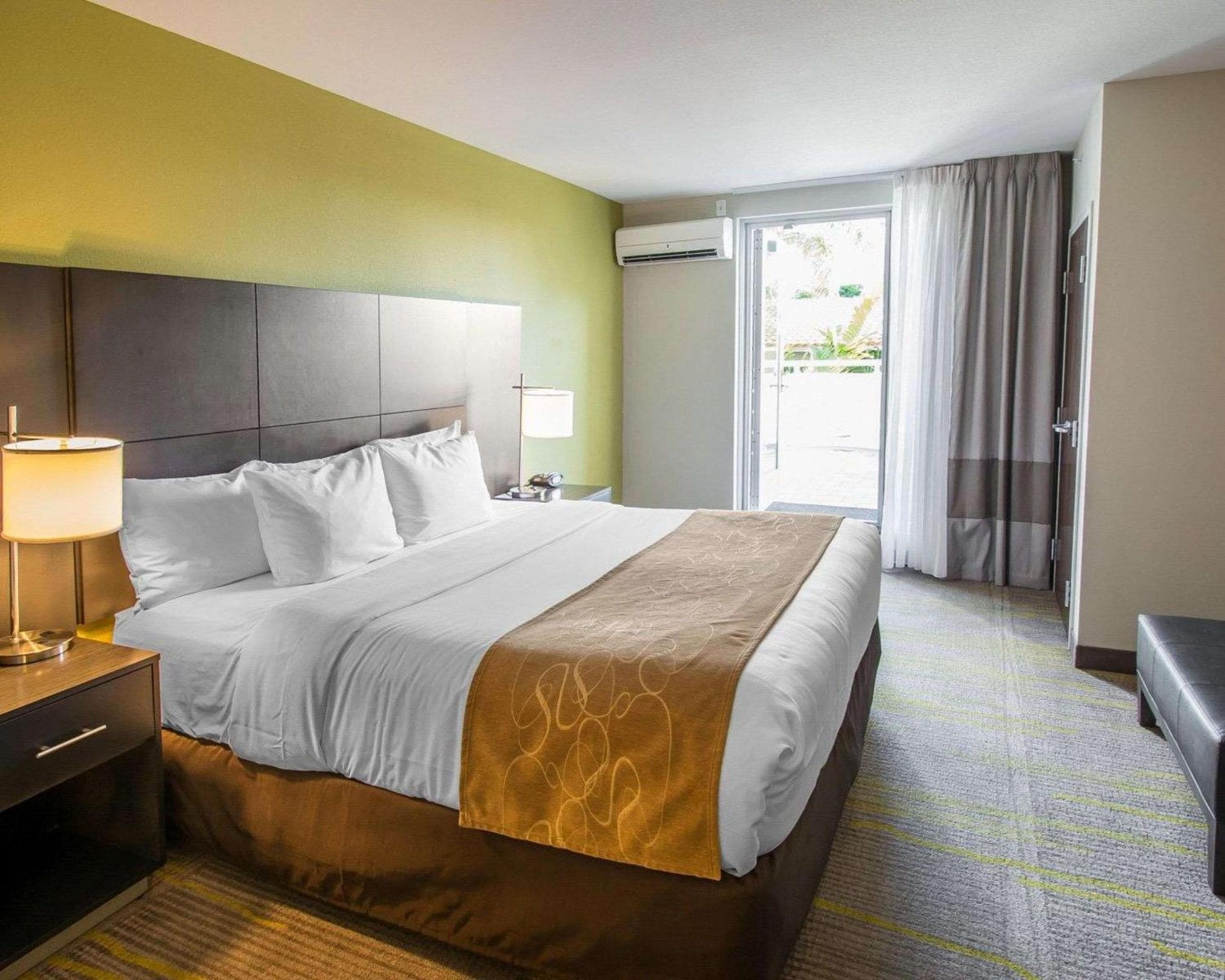 Comfort Suites Miami Aeropuerto Norte — 10